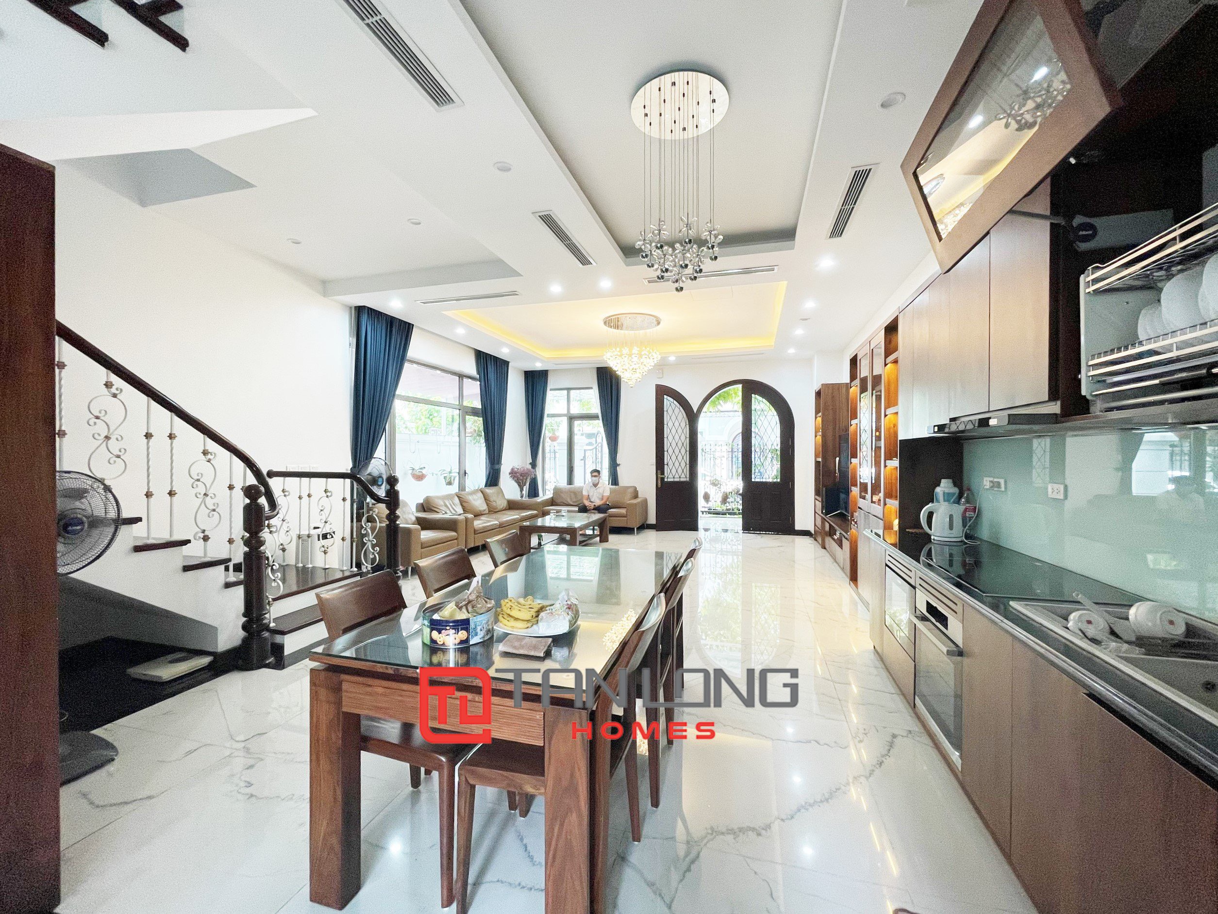 Bán Biệt thự Song lập full nội thất đồ gỗ hướng Đông Nam tại Vinhomes The Harmony 4