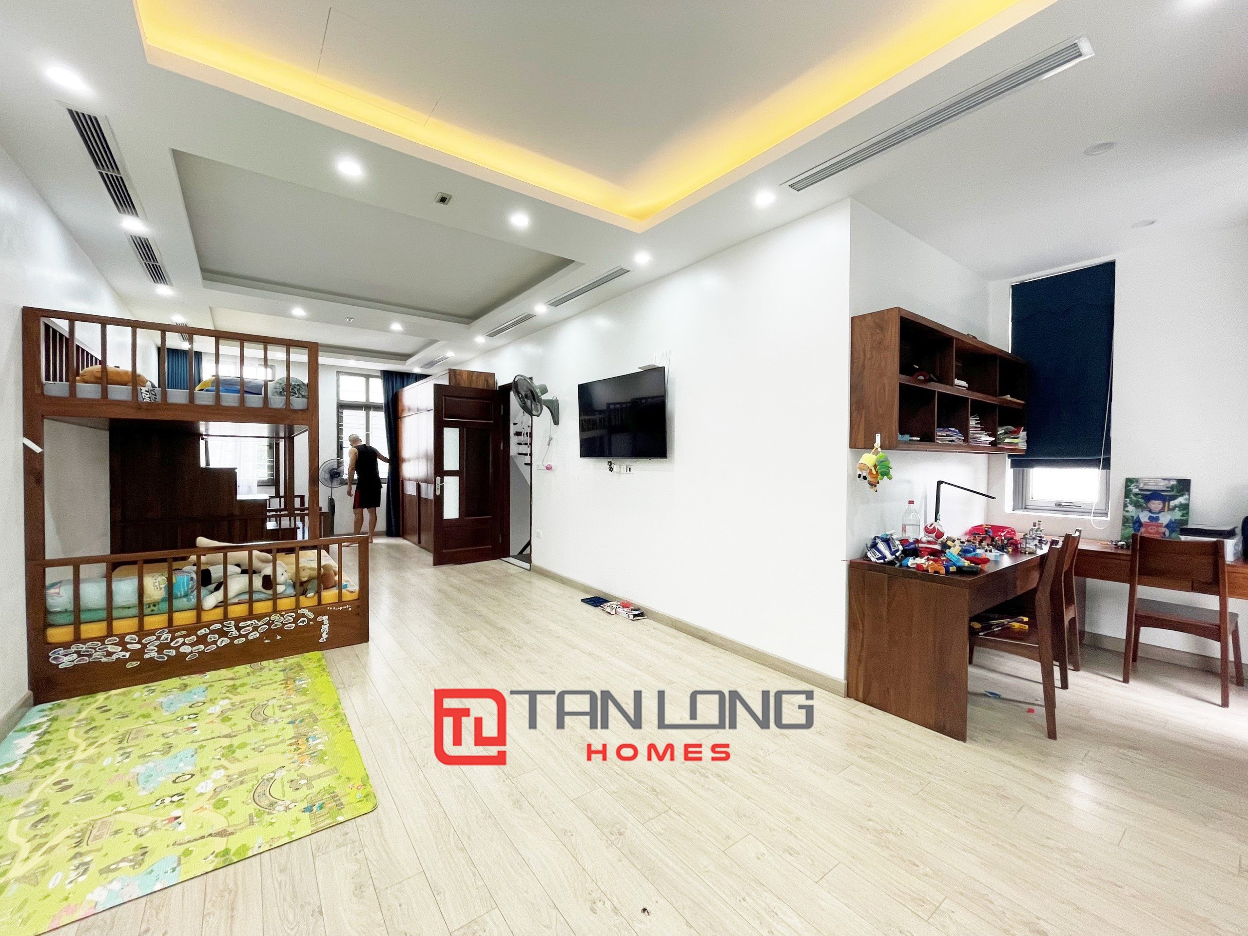 Bán Biệt thự Song lập full nội thất đồ gỗ hướng Đông Nam tại Vinhomes The Harmony 7
