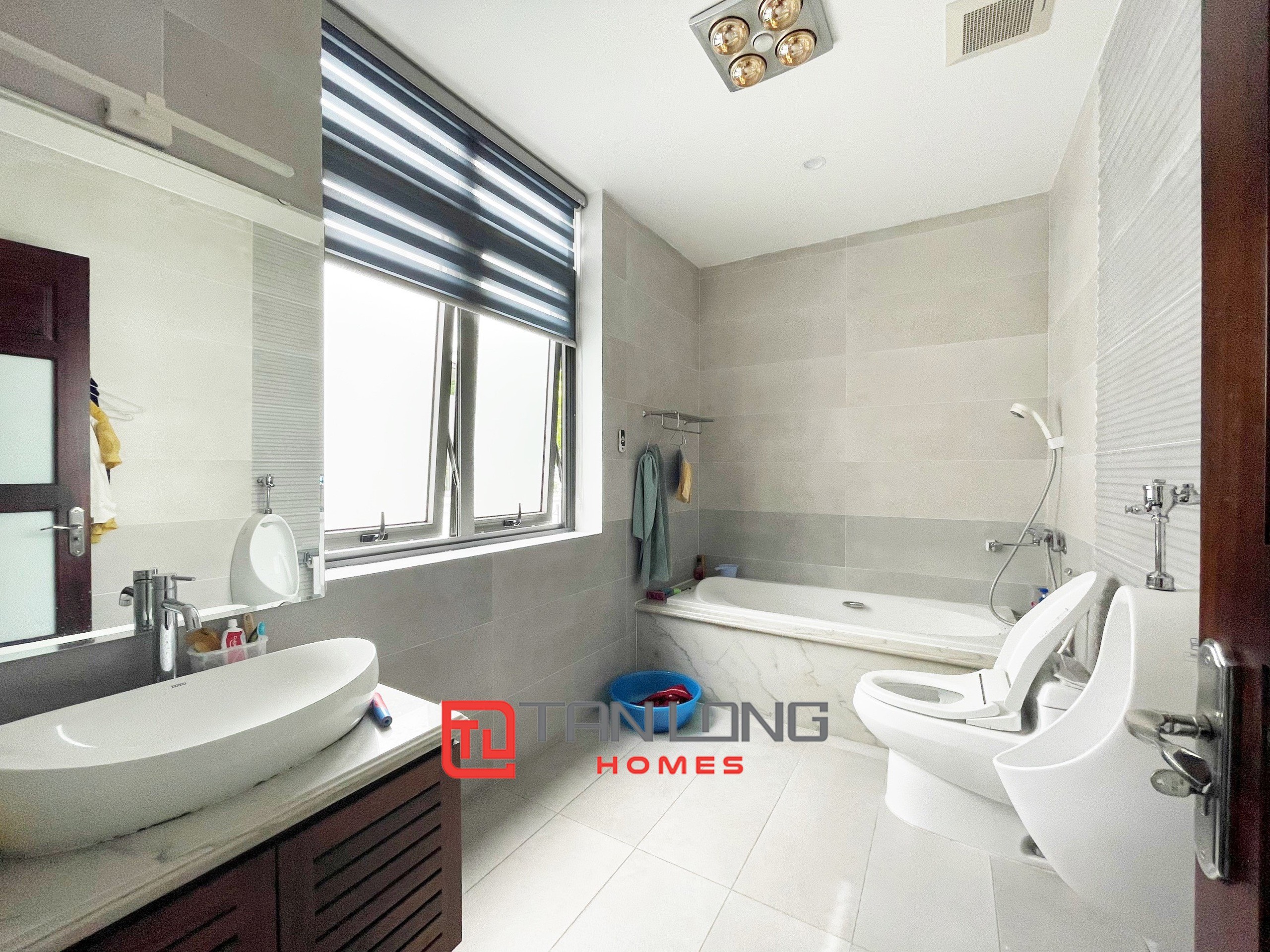 Bán Biệt thự Song lập full nội thất đồ gỗ hướng Đông Nam tại Vinhomes The Harmony 8