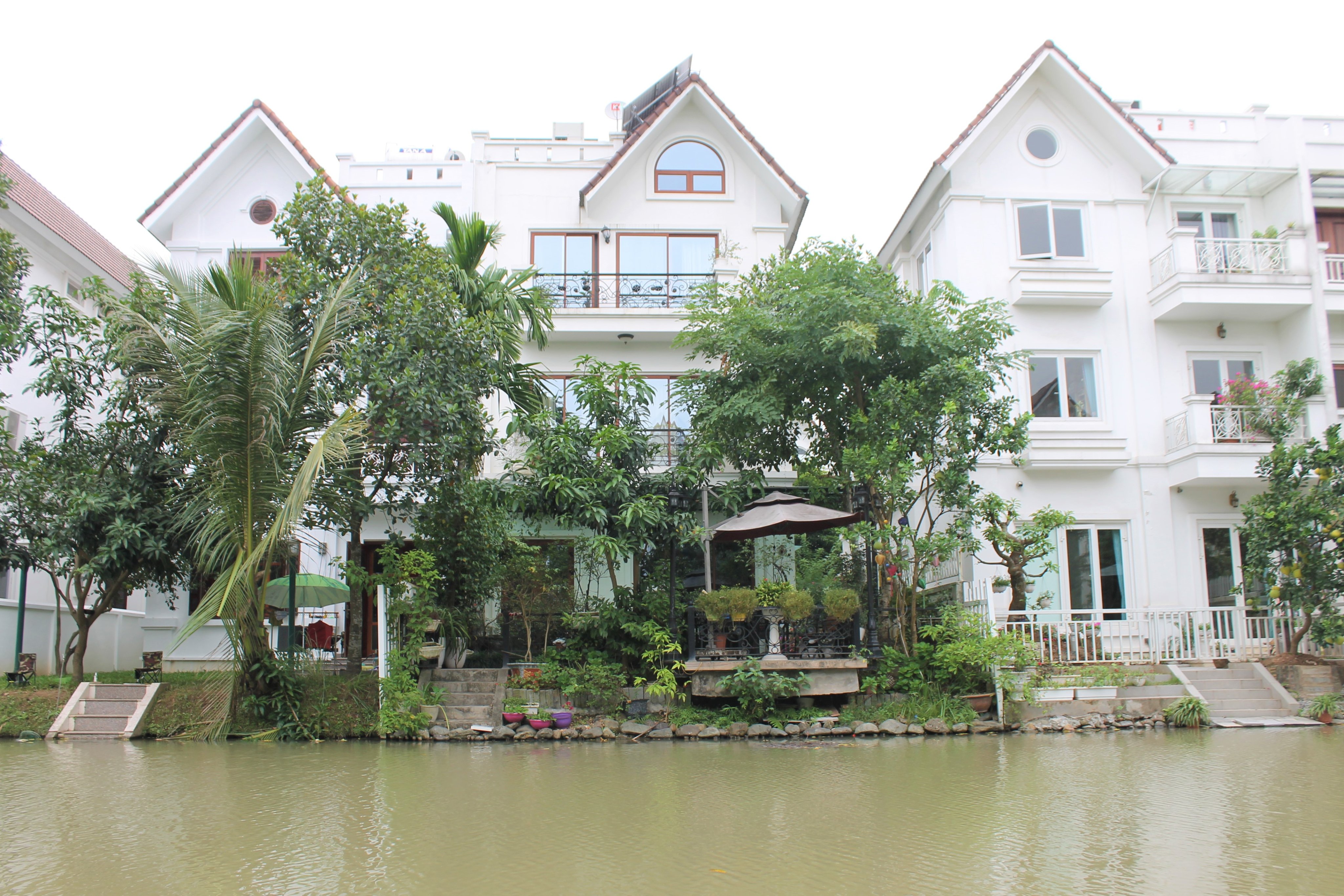 Biệt thự có sông dãy Hoa Sữa Vinhomes Riverside cho thuê 10