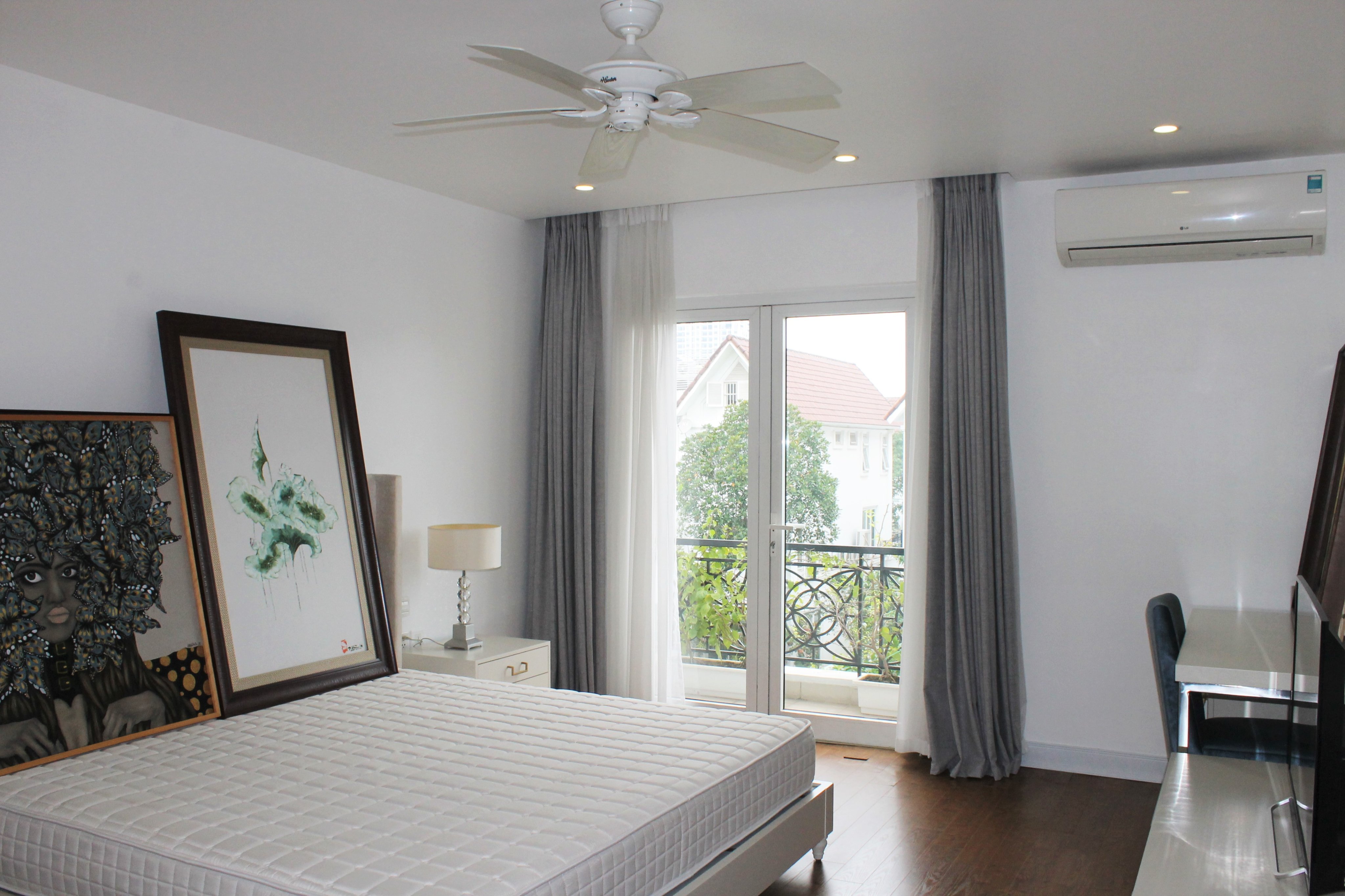 Biệt thự có sông dãy Hoa Sữa Vinhomes Riverside cho thuê 8