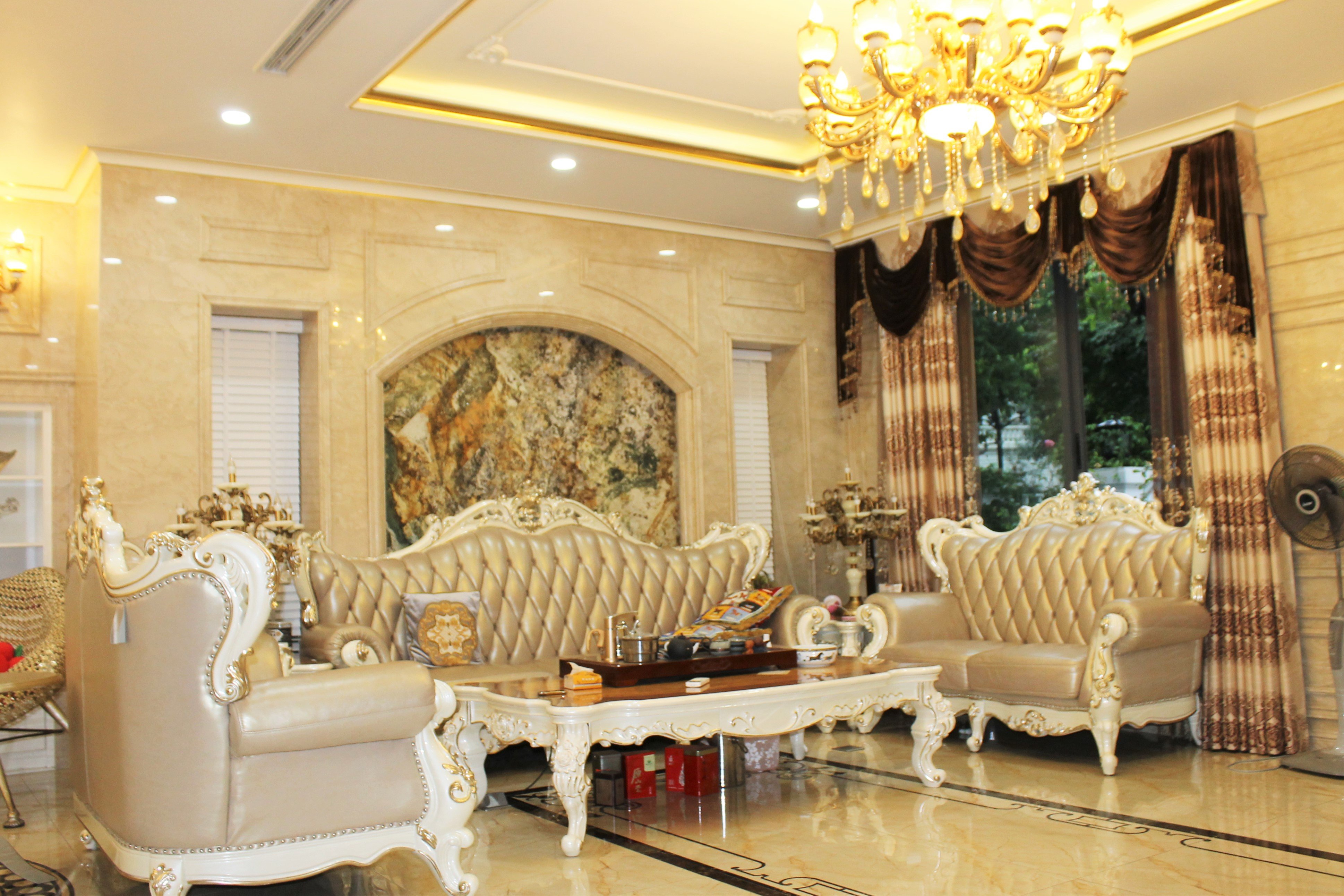 Biệt thự đơn lập hoàn thiện đẹp cho thuê Vinhomes Riverside 1