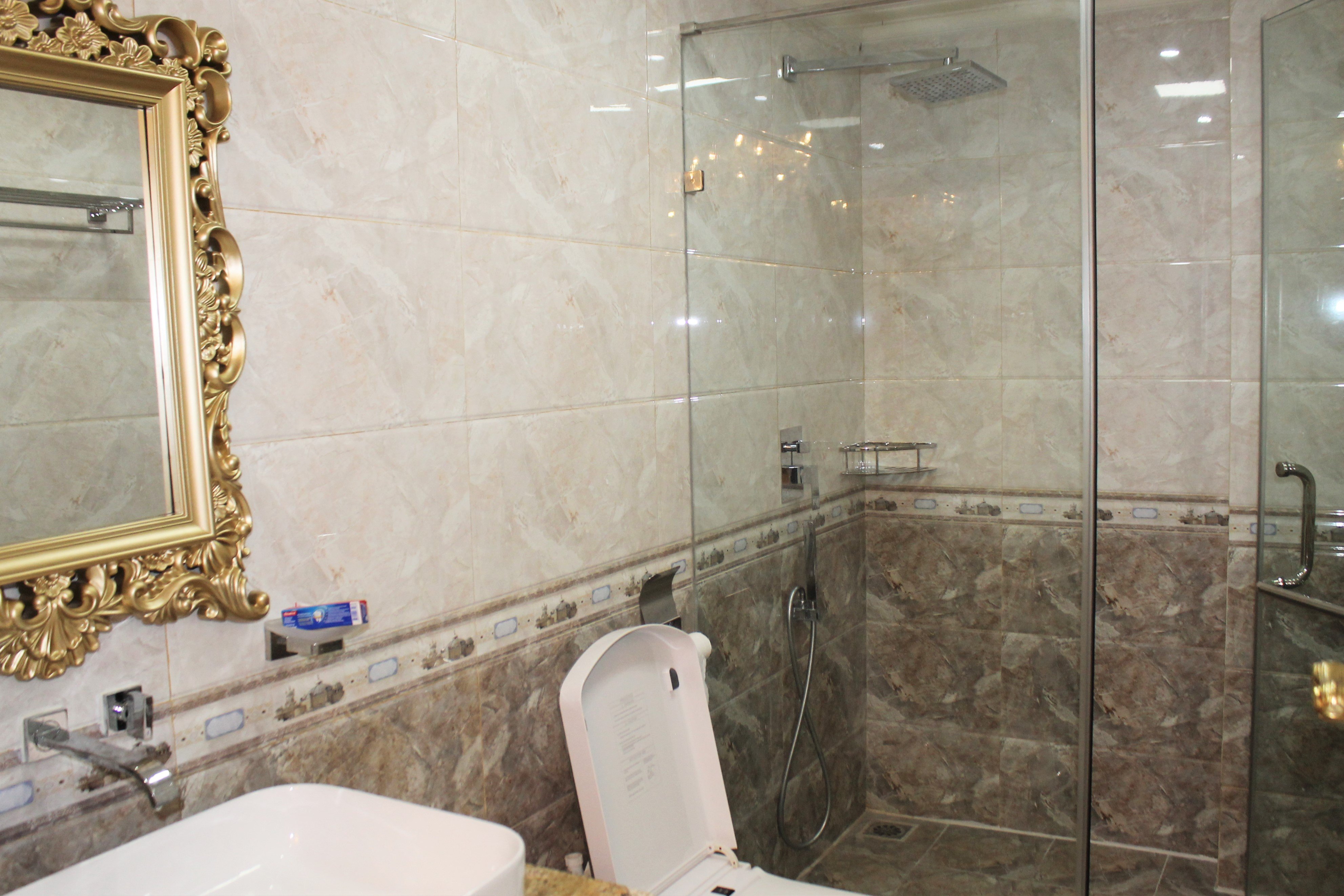Biệt thự đơn lập hoàn thiện đẹp cho thuê Vinhomes Riverside 6