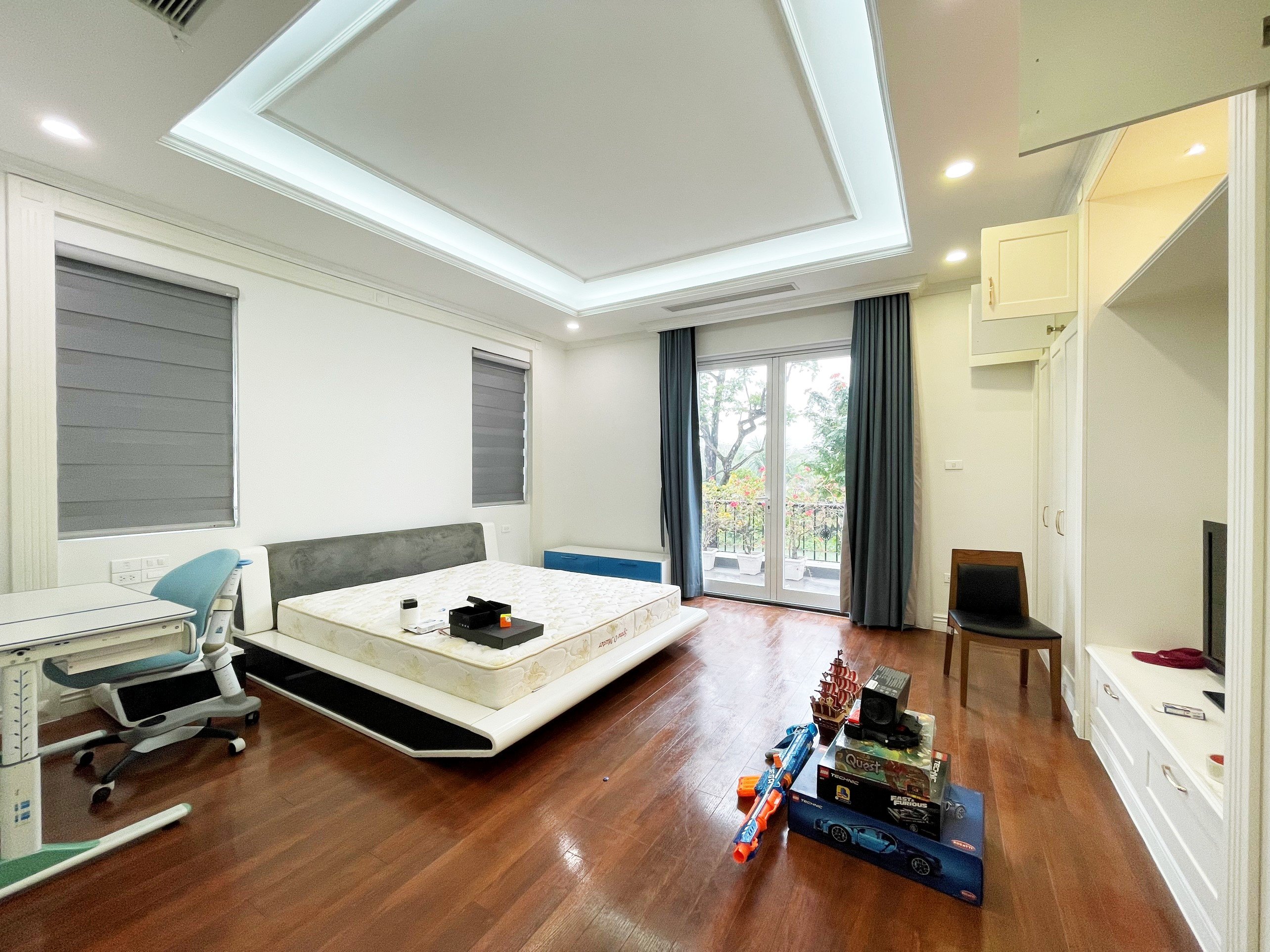 Biệt thự đơn lập siêu cho thuê tại Vinhomes Riverside 11