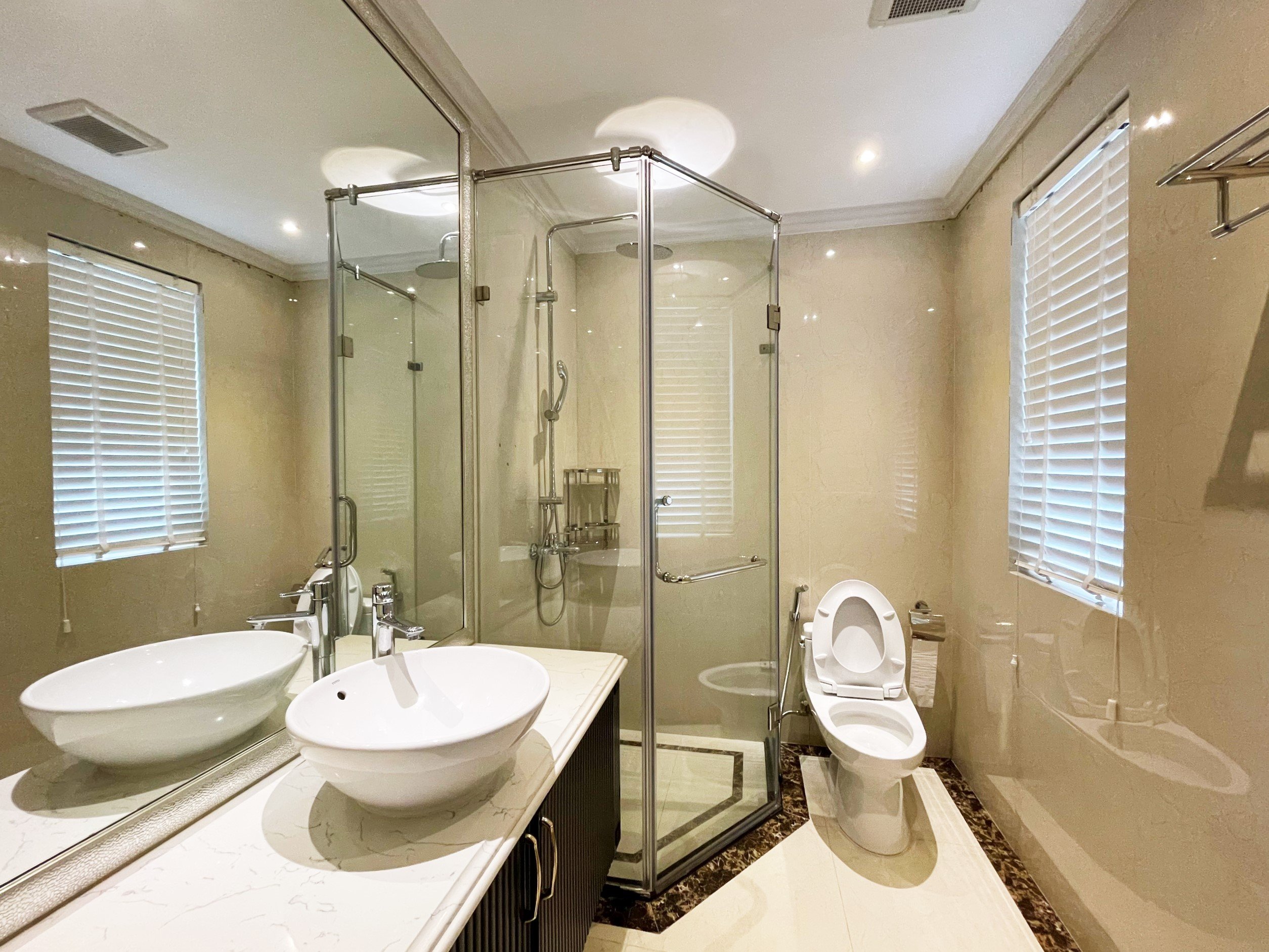 Biệt thự đơn lập siêu cho thuê tại Vinhomes Riverside 13