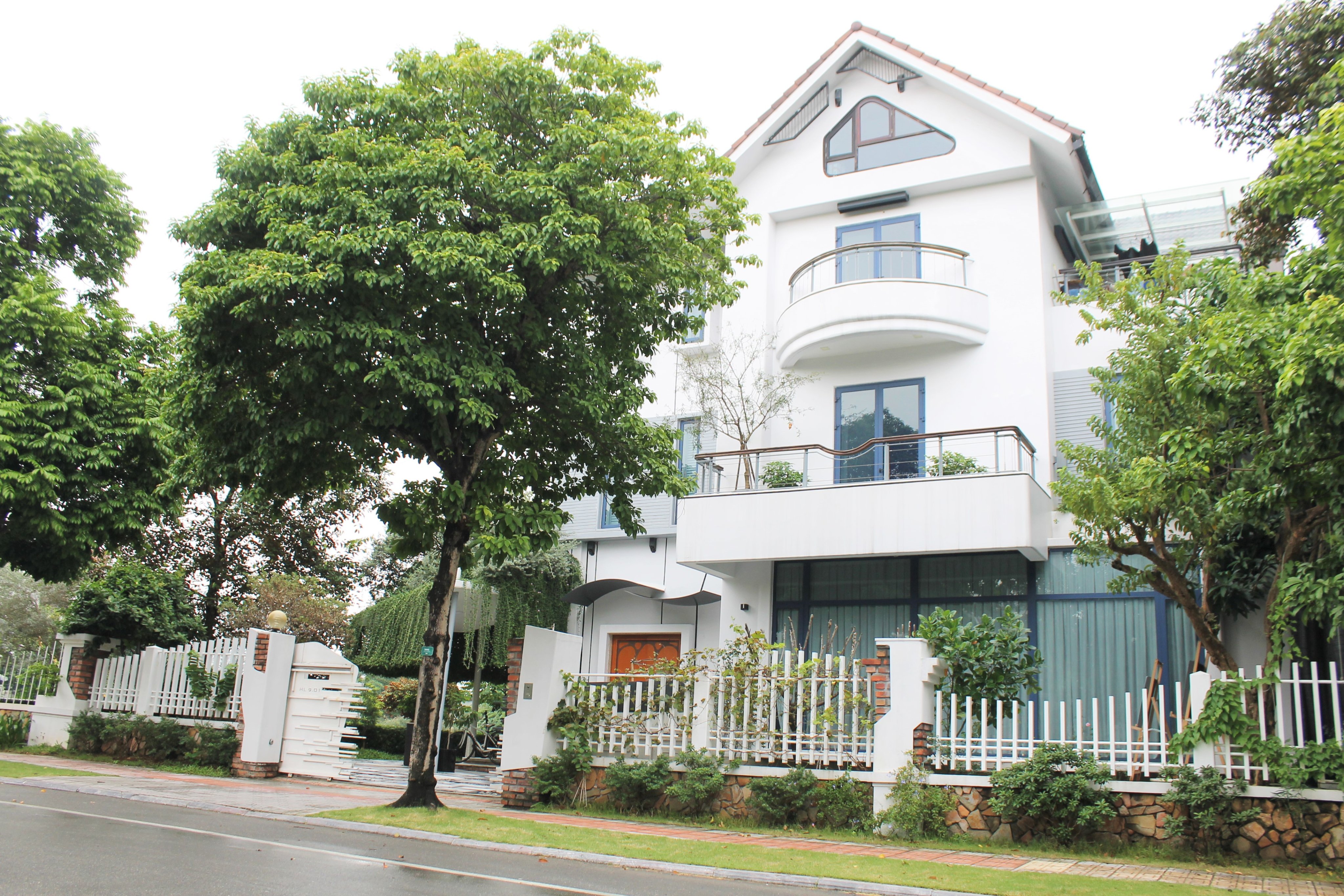 Biệt thự Hoa Lan gần trường BIS cho thuê tại Vinhomes Riverside 1