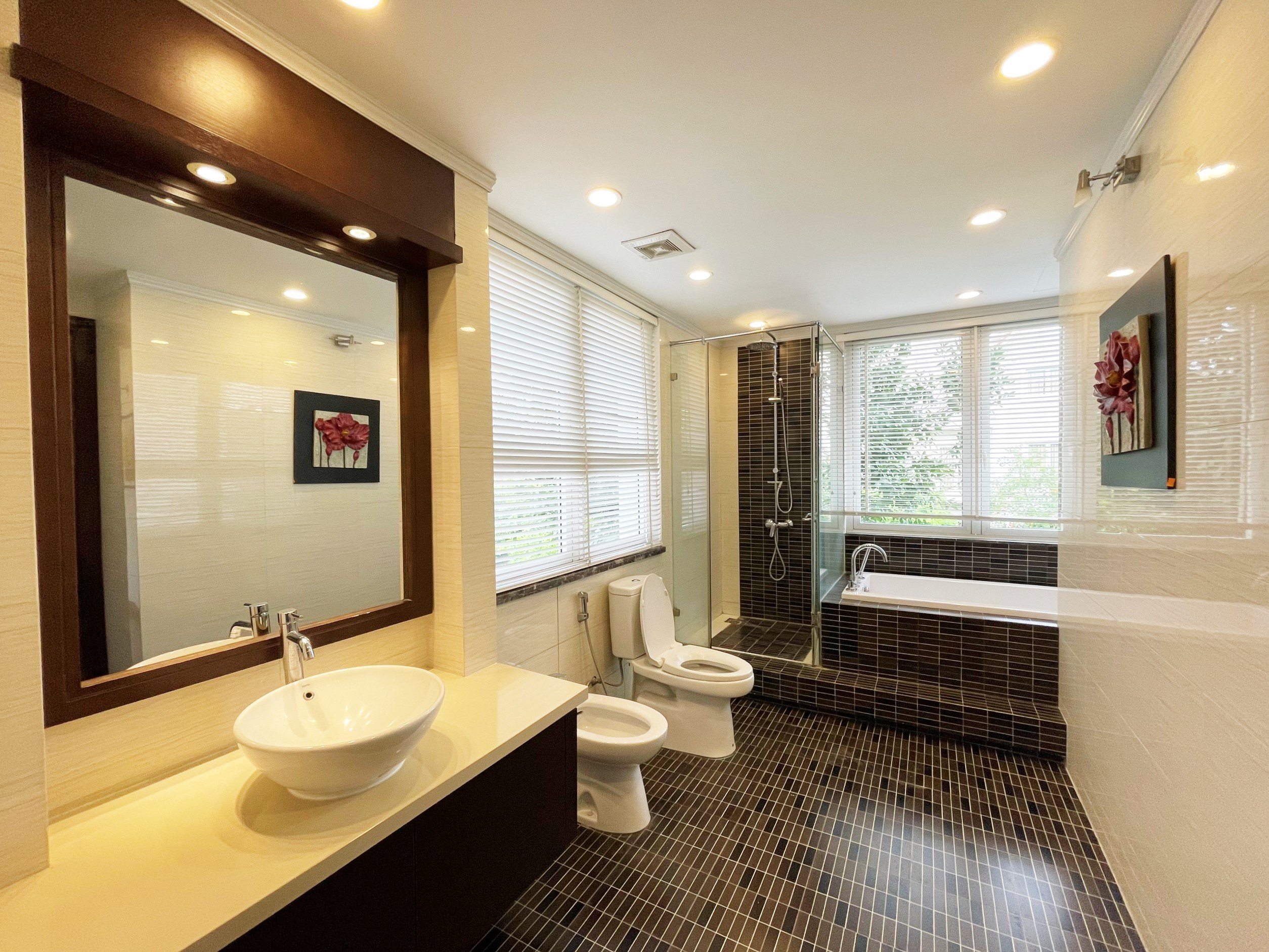 Biệt thự sân vườn đẹp nội thất cao cấp cho thuê tại Vinhomes Riverside 8