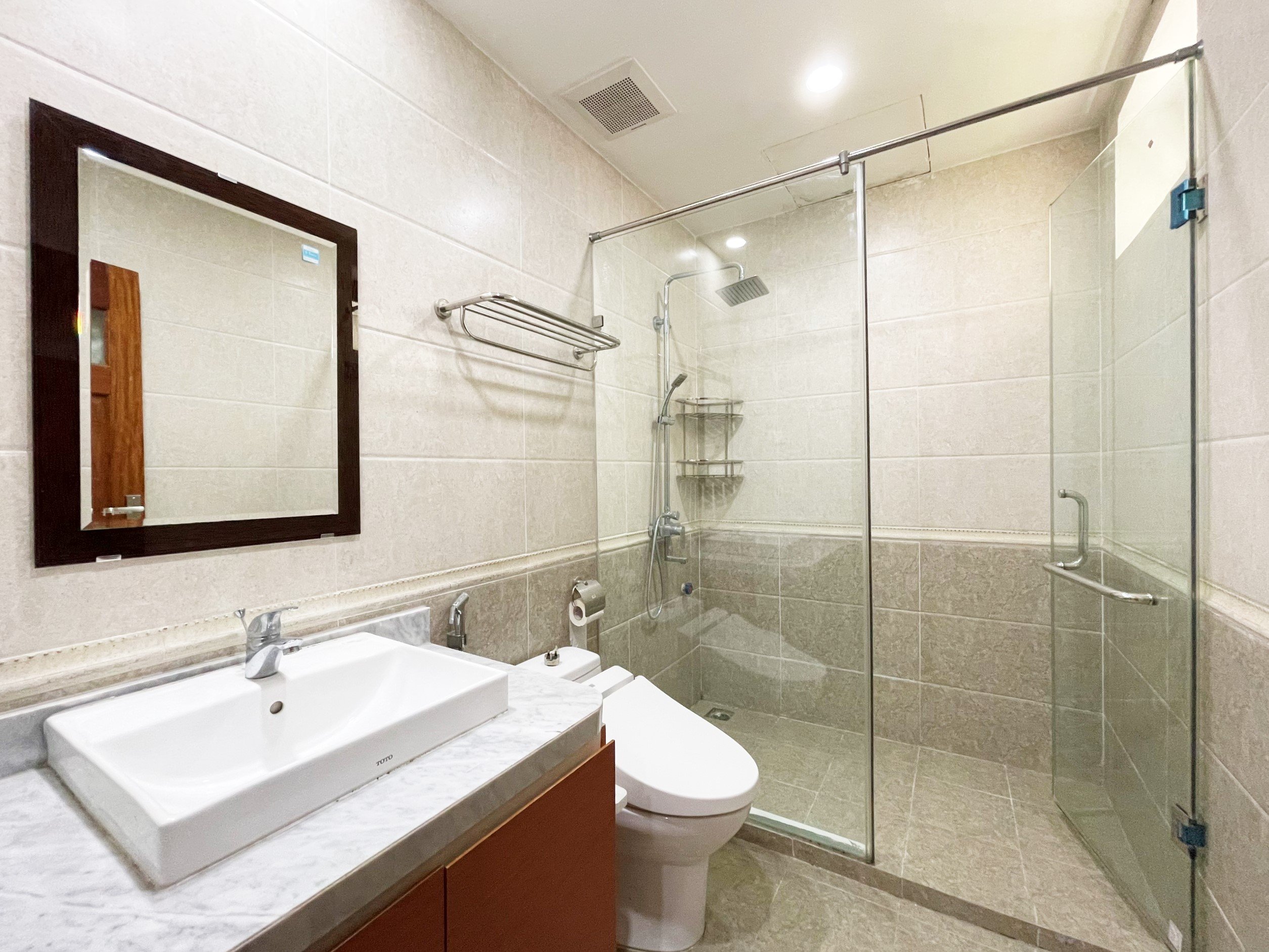 Biệt thự song lập 5 phòng ngủ dãy Hoa Phượng cho thuê tại Vinhomes Riverside 10
