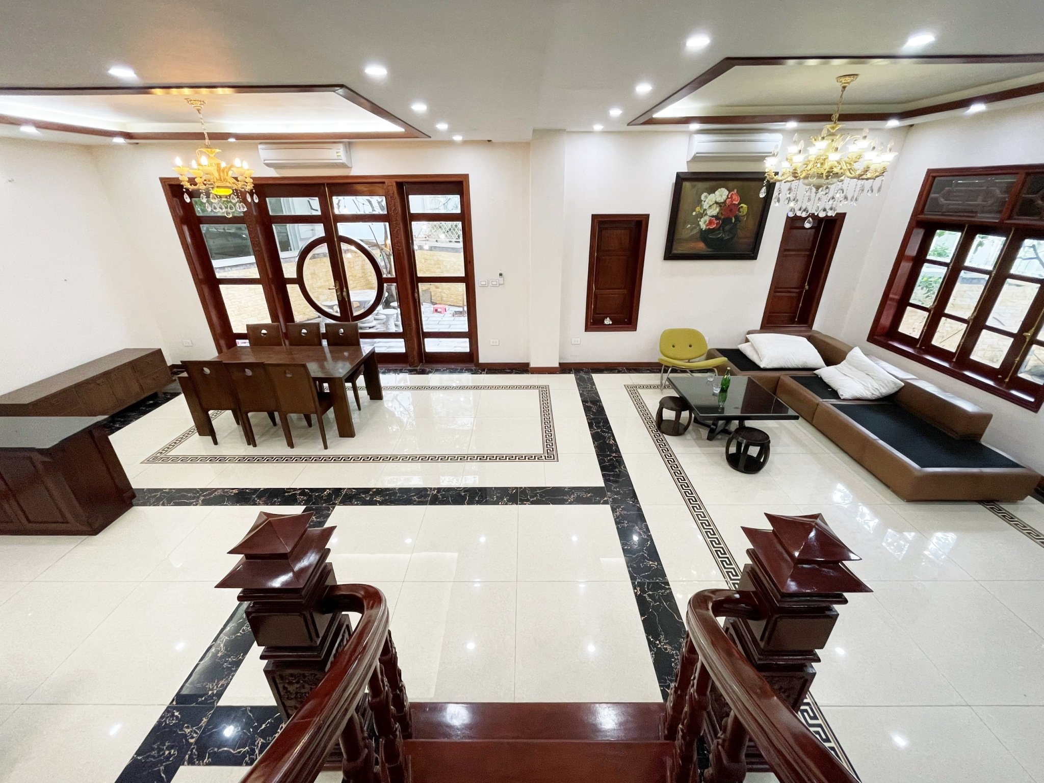 Biệt thự song lập 5 phòng ngủ dãy Hoa Phượng cho thuê tại Vinhomes Riverside 2