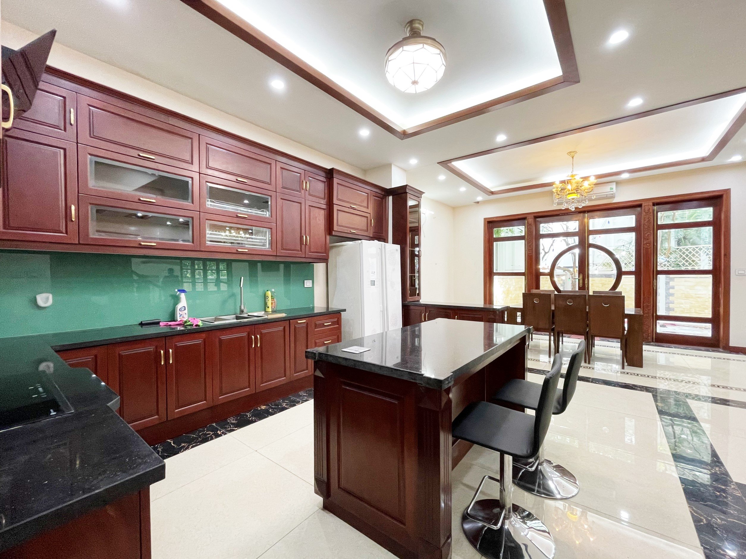 Biệt thự song lập 5 phòng ngủ dãy Hoa Phượng cho thuê tại Vinhomes Riverside 3