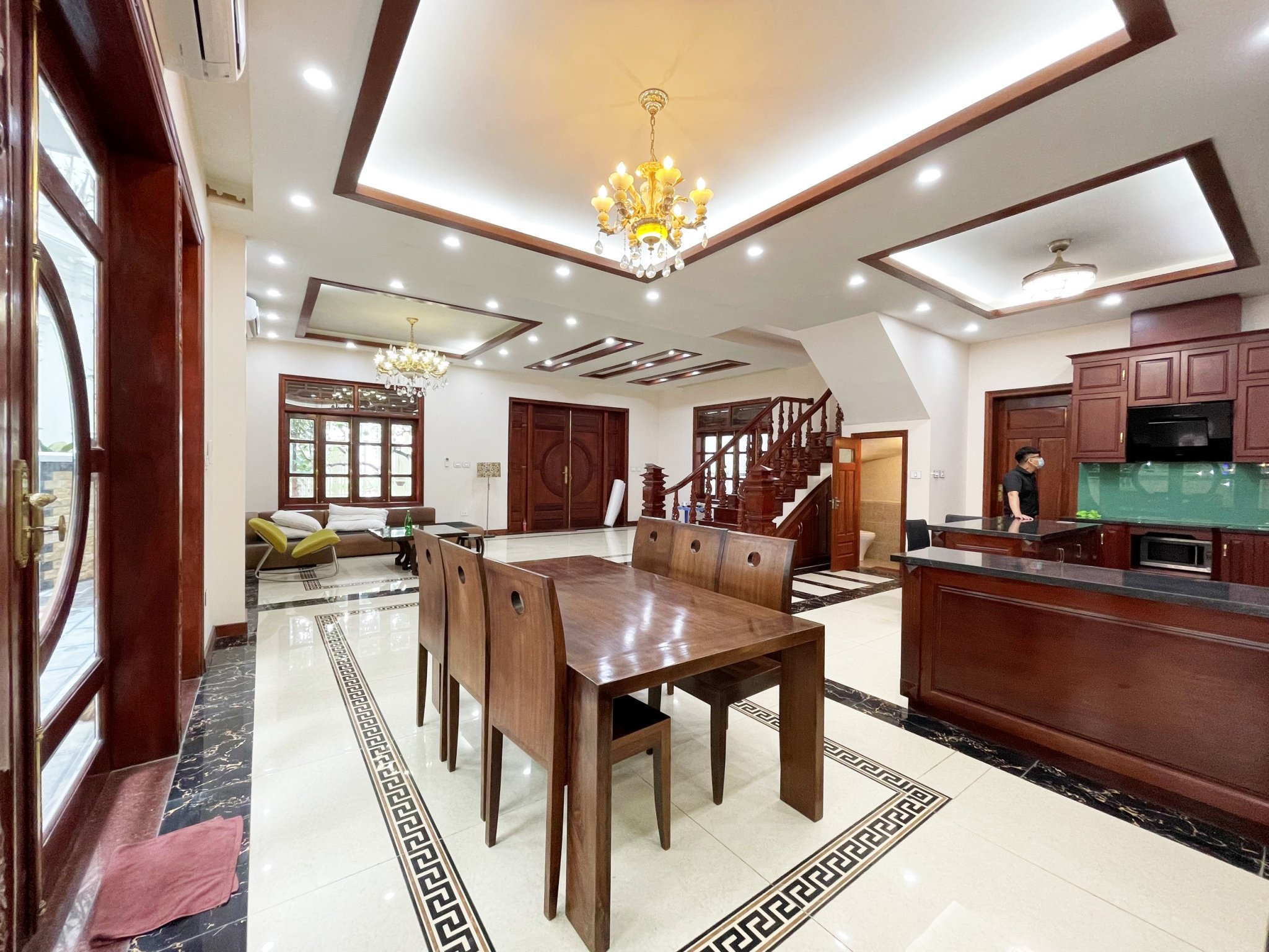 Biệt thự song lập 5 phòng ngủ dãy Hoa Phượng cho thuê tại Vinhomes Riverside 4