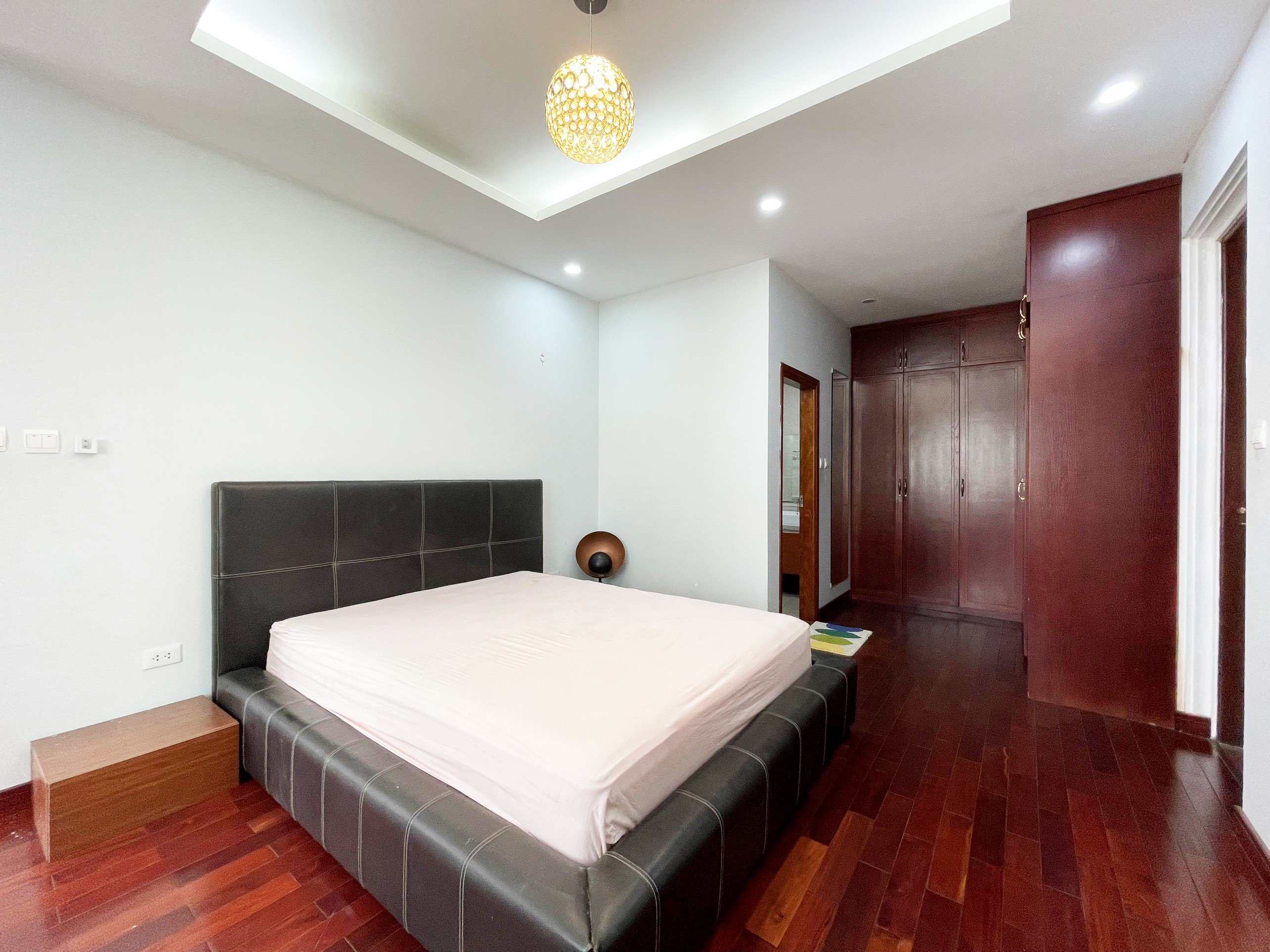 Biệt thự song lập 5 phòng ngủ dãy Hoa Phượng cho thuê tại Vinhomes Riverside 6