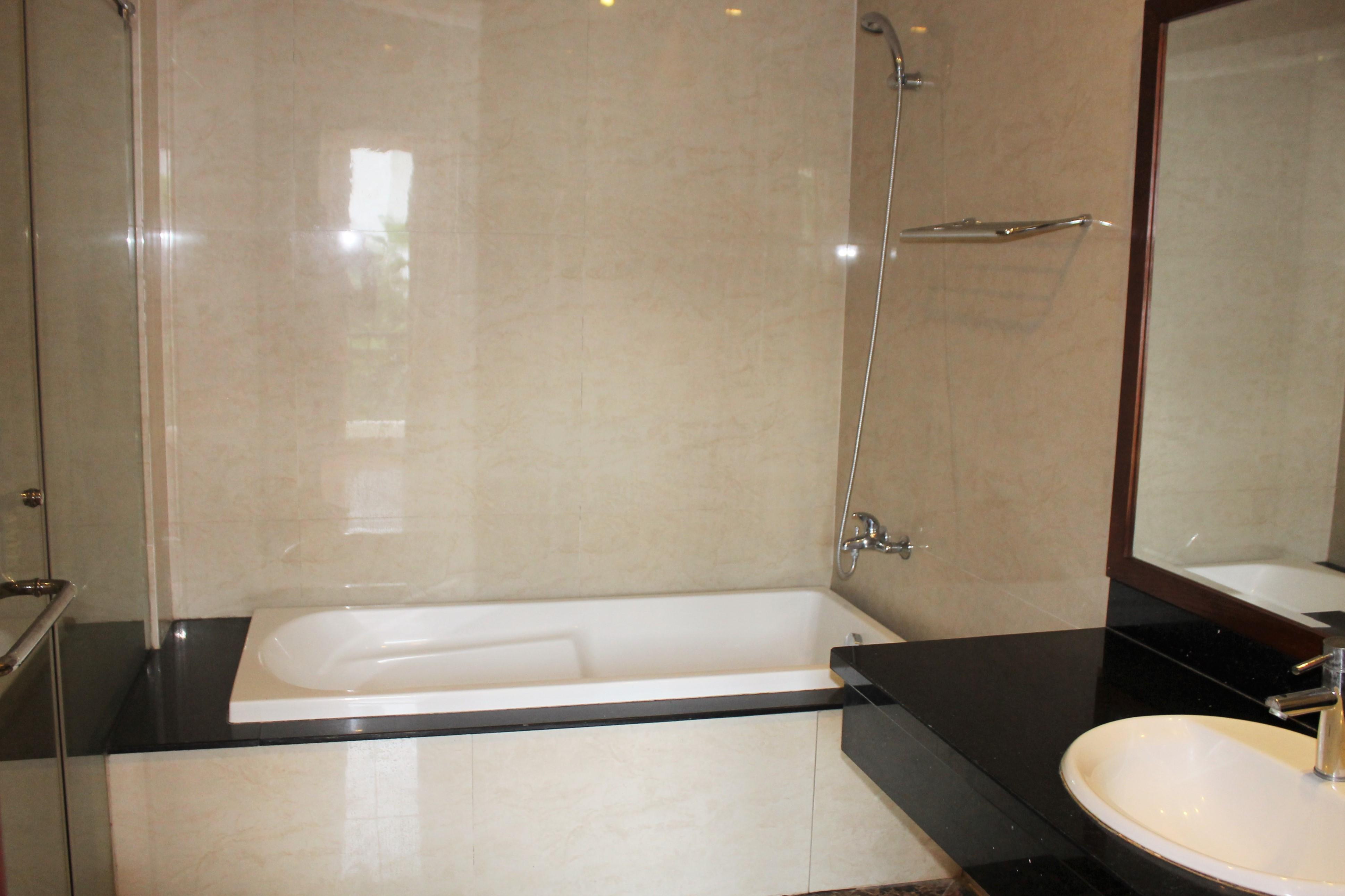 Biệt thự song lập đủ đồ giá rẻ cho thuê tại Hoa Sữa Vinhomes Riverside 6