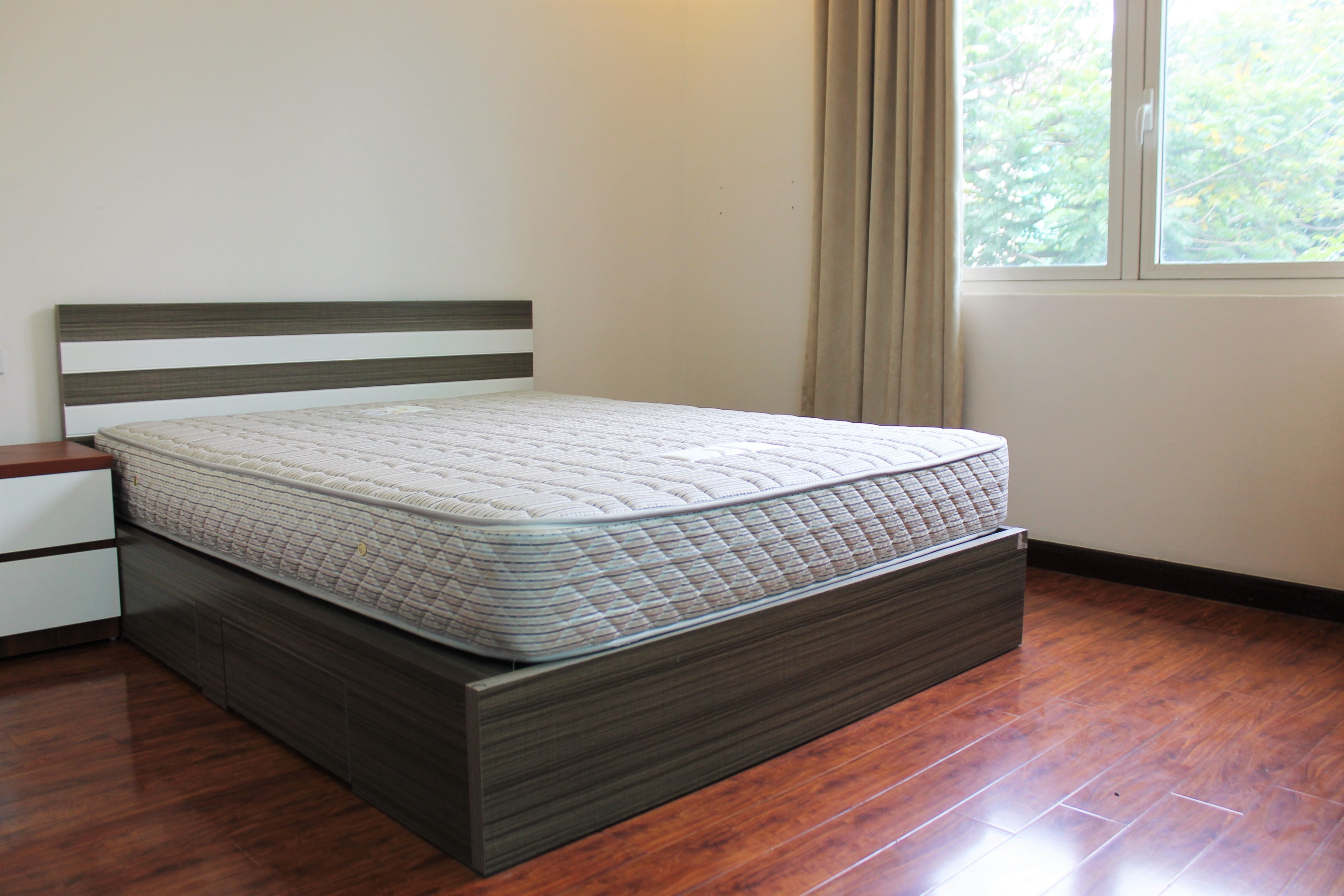 Biệt thự song lập đủ đồ giá rẻ cho thuê tại Hoa Sữa Vinhomes Riverside 7