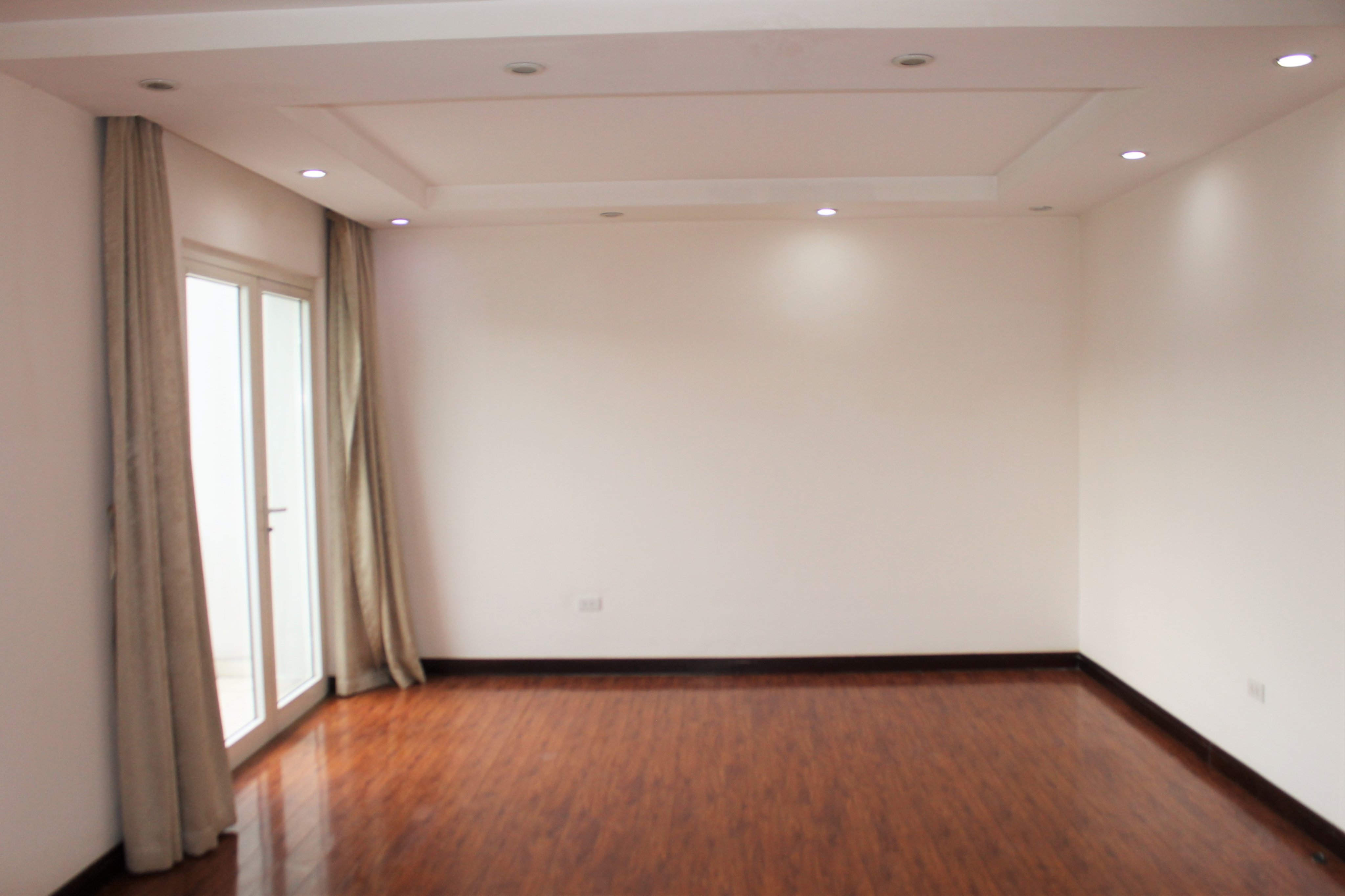 Biệt thự song lập đủ đồ giá rẻ cho thuê tại Hoa Sữa Vinhomes Riverside 9