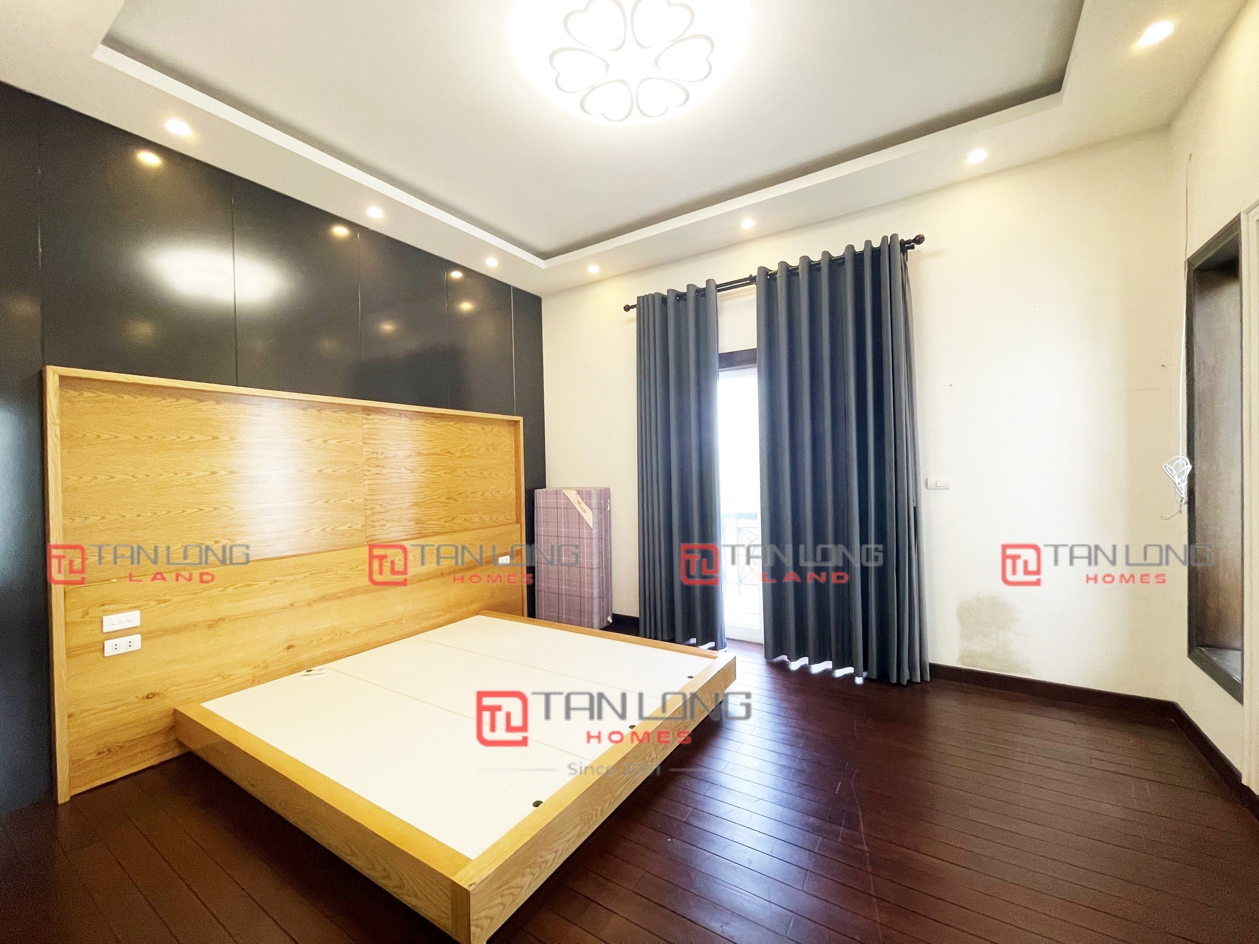 Biệt thự song lập giá cho thuê 45 triệu tại Anh Đào Vinhomes Riverside 9