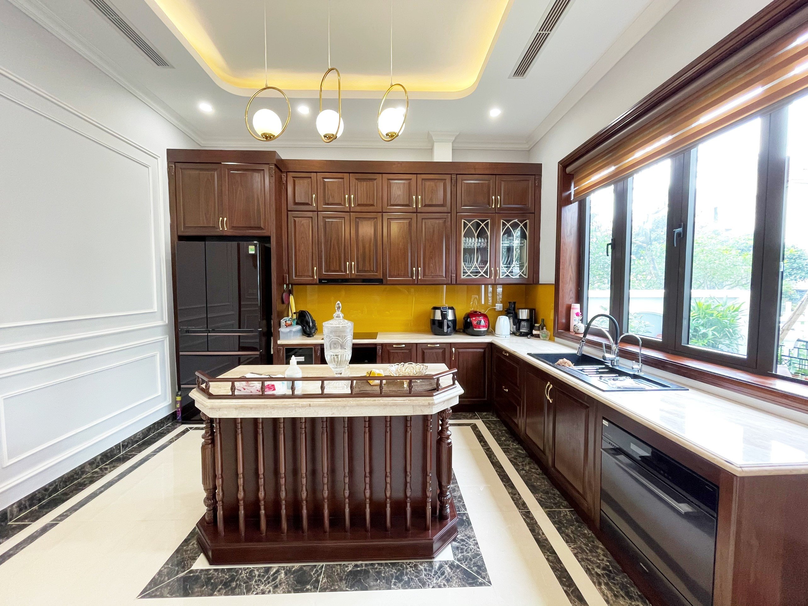 Biệt Thự Song Lập vừa hoàn thiện full nội thất, gần trường BIS tại KĐT Vinhomes Riverside, Long Biên cần cho thuê 5