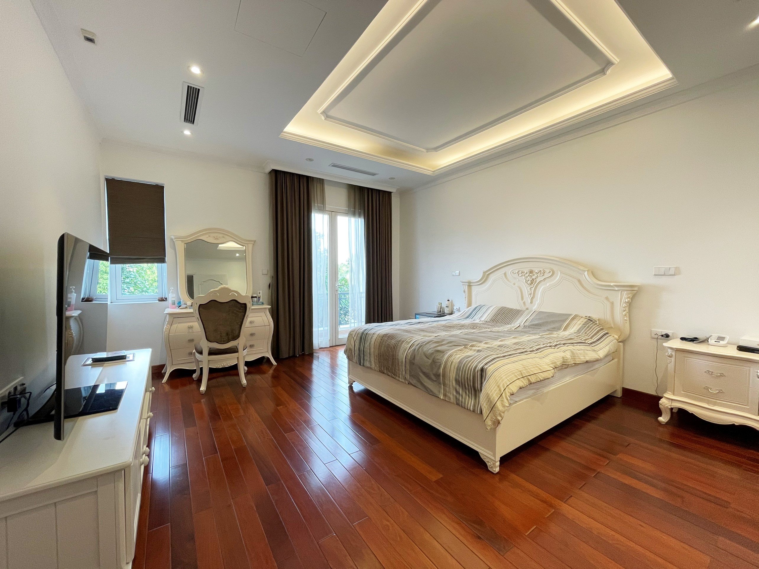 Chính chủ cho thuê Biệt Thự Song Lập đủ đồ tại Vinhomes Riverside, Long Biên 5