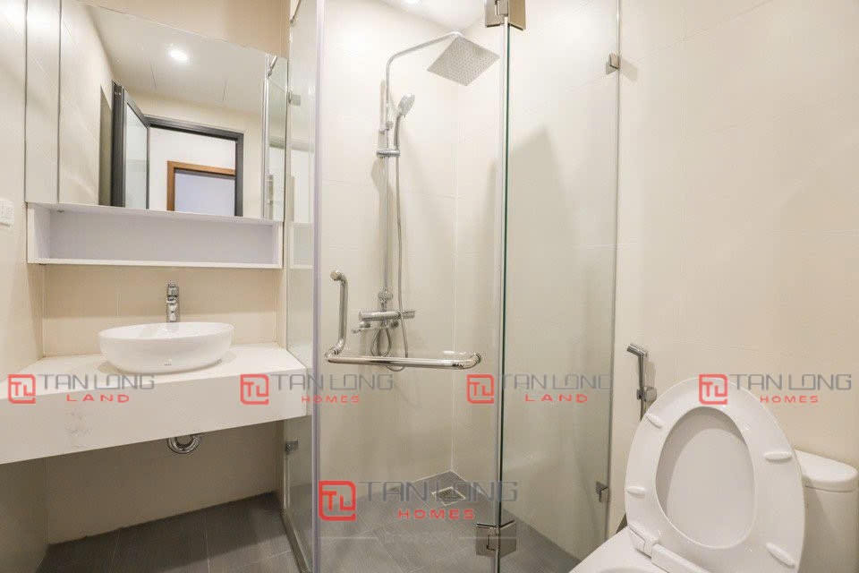 Chính chủ cho thuê liền kề Vinhomes The Harmony DT 90m2 full đồ mới view hồ điều hoà 12