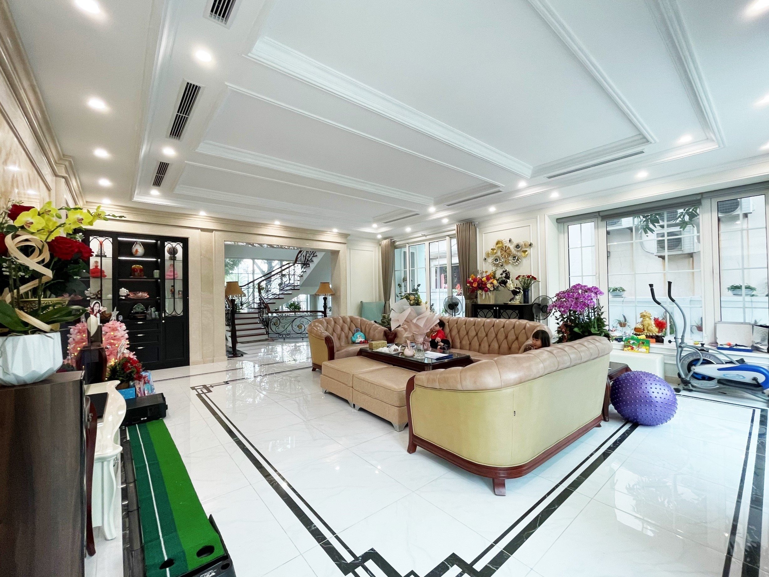Cho biệt thự đơn lập view sông dãy Hoa sữa Vinhomes Riverside Long Biên 1