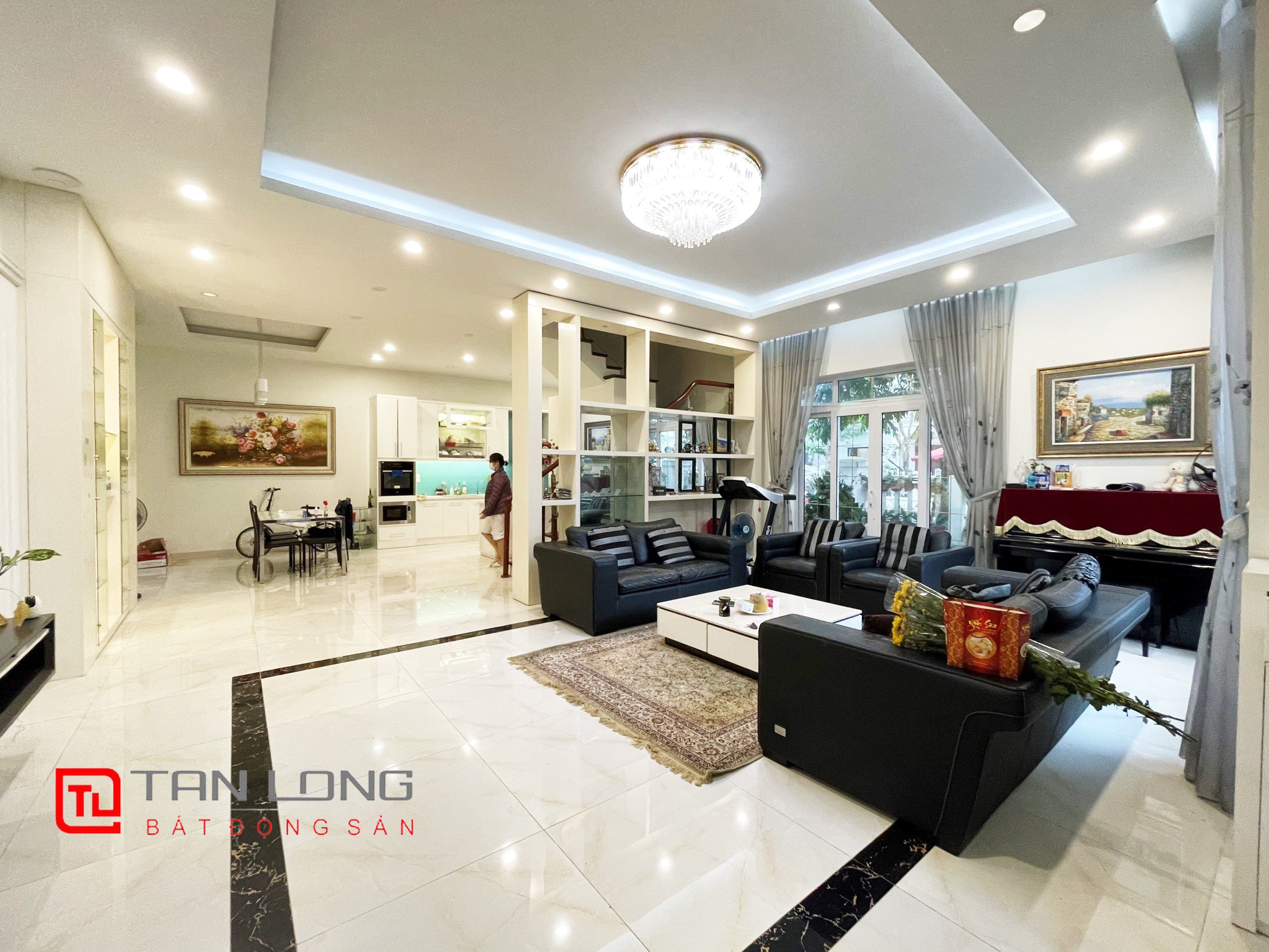 Cho thuê Biệt thự 4 phòng ngủ gần trường quốc tế BIS tại Vinhomes Riverside Long Biên 2