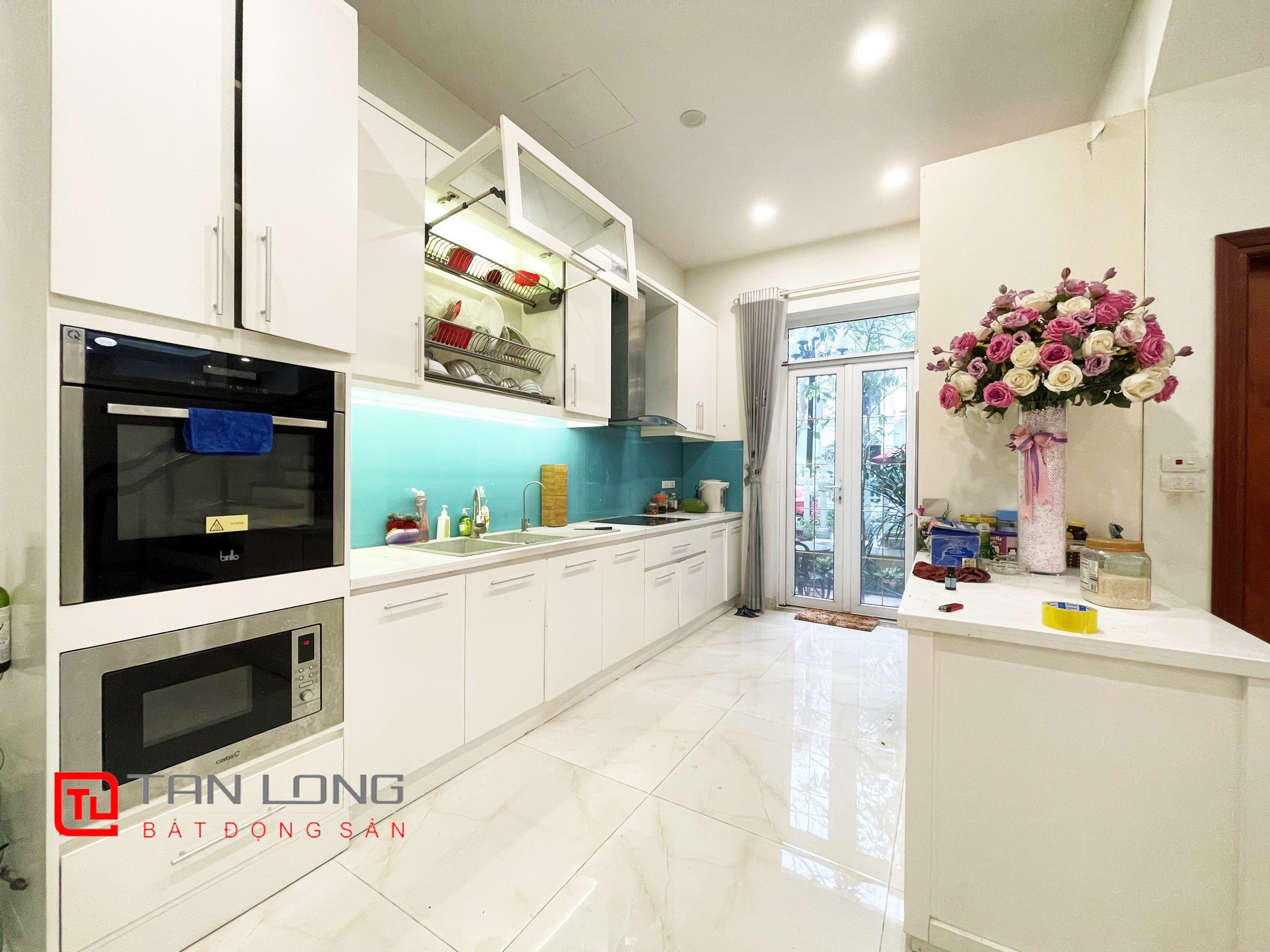 Cho thuê Biệt thự 4 phòng ngủ gần trường quốc tế BIS tại Vinhomes Riverside Long Biên 6