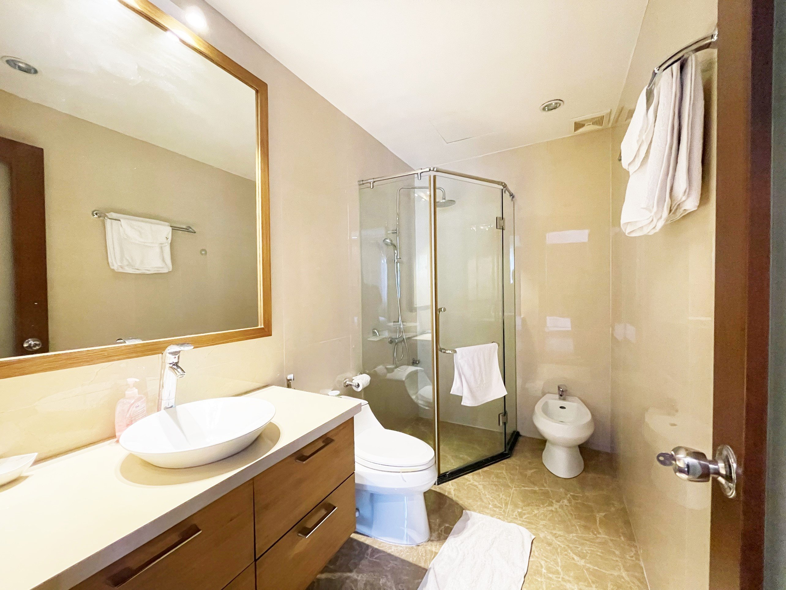 Cho thuê biệt thự 5 phòng ngủ đủ đồ dãy Bằng Lăng Vinhomes Riverside 10