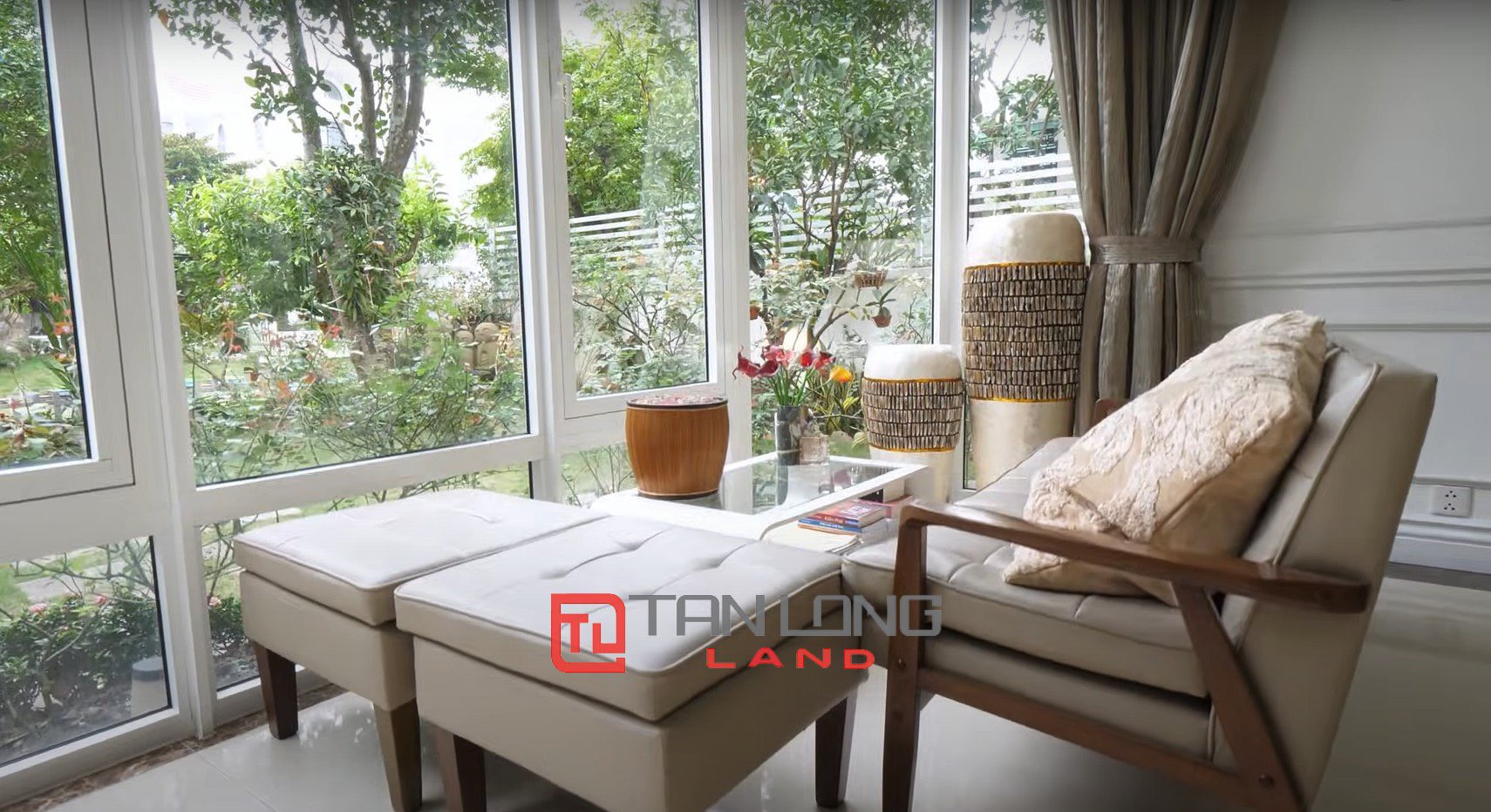 Cho thuê Biệt thự 5 phòng ngủ full nội thất nhập khẩu tại Vinhomes Riverside 11