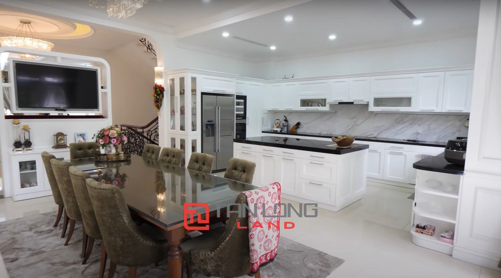 Cho thuê Biệt thự 5 phòng ngủ full nội thất nhập khẩu tại Vinhomes Riverside 7