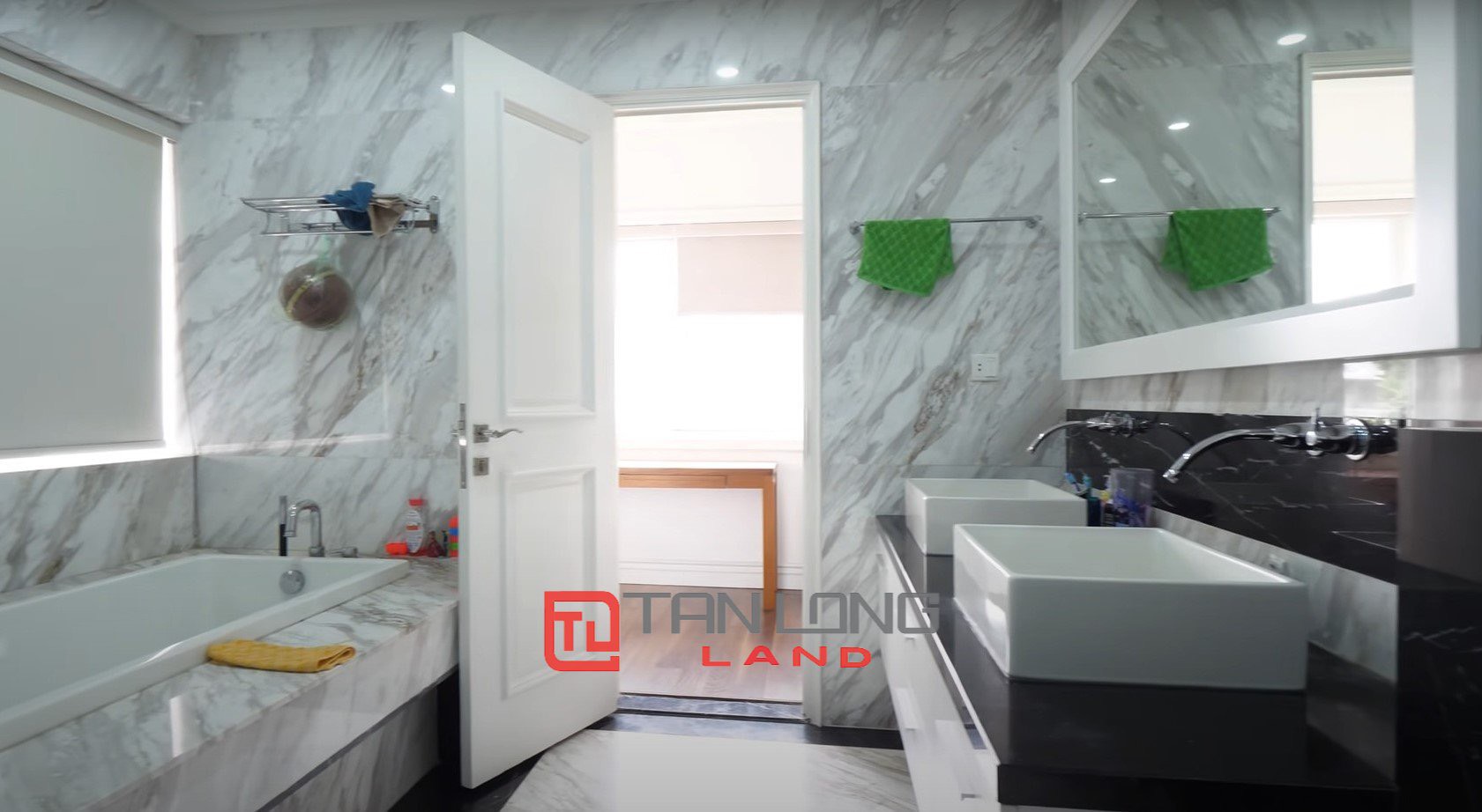 Cho thuê Biệt thự 5 phòng ngủ full nội thất nhập khẩu tại Vinhomes Riverside 20