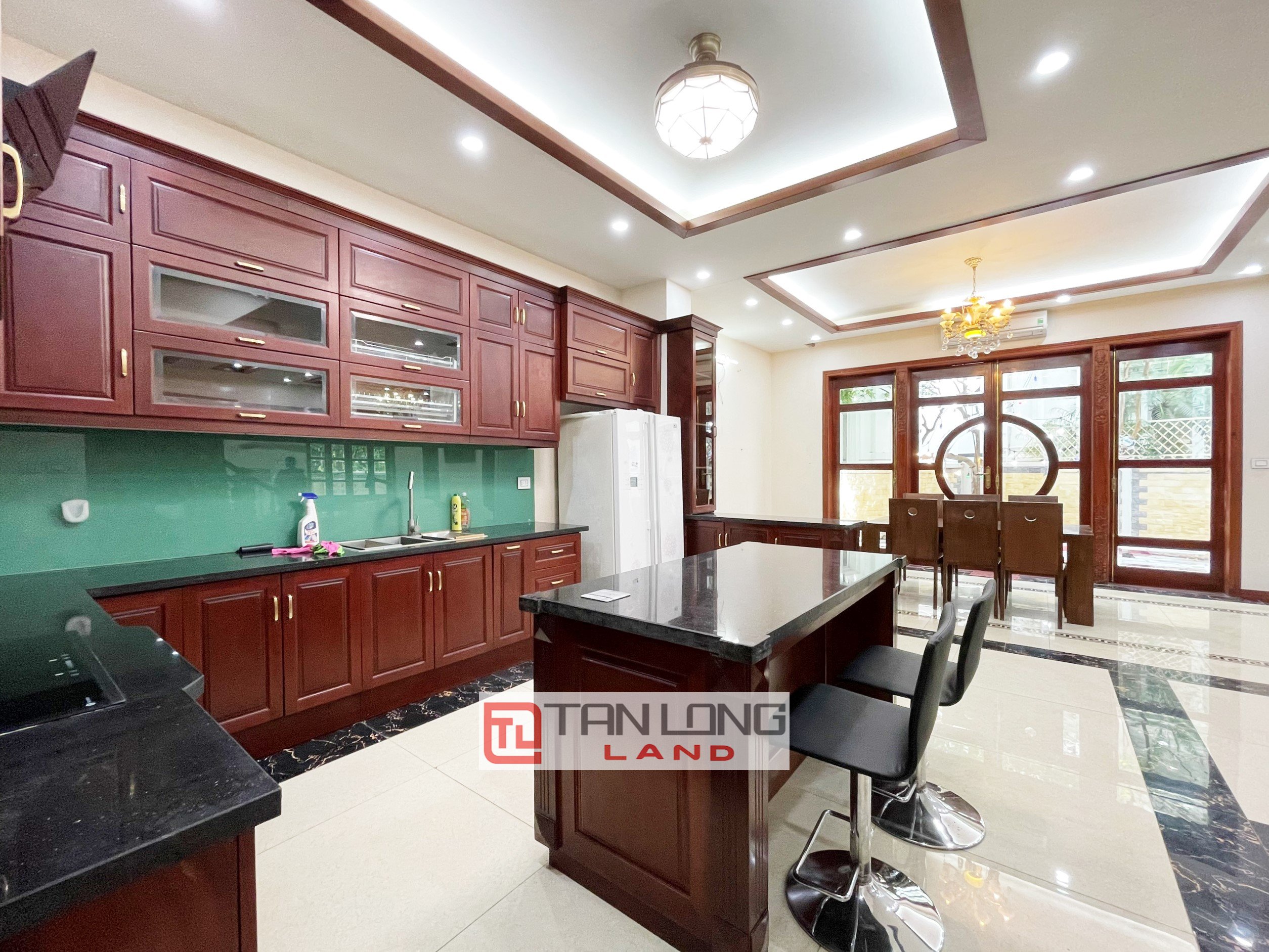 Cho thuê Biệt thự 5 phòng ngủ giá hợp lý tại Vinhomes Riverside Long Biên 5