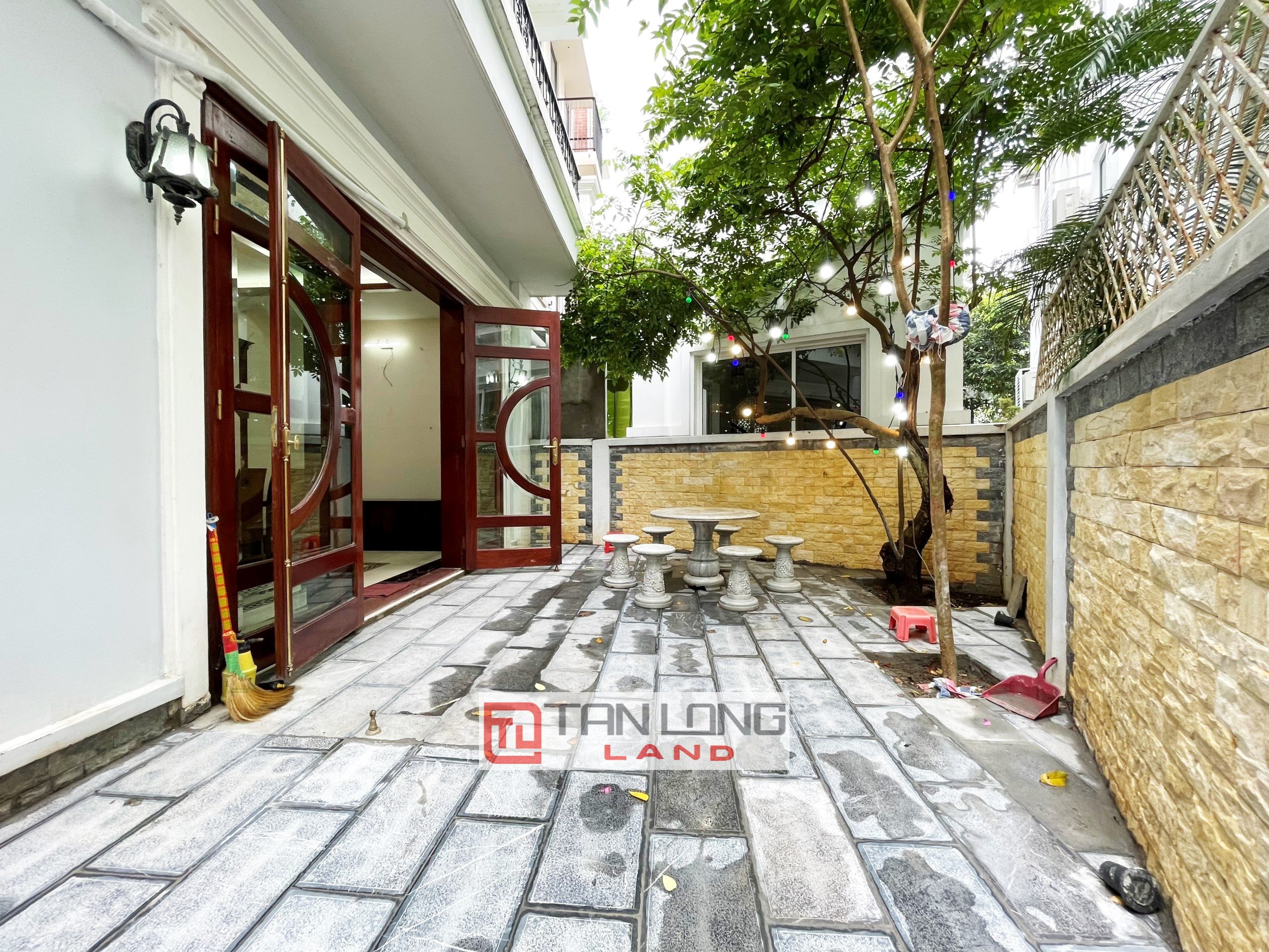 Cho thuê Biệt thự 5 phòng ngủ giá hợp lý tại Vinhomes Riverside Long Biên 6