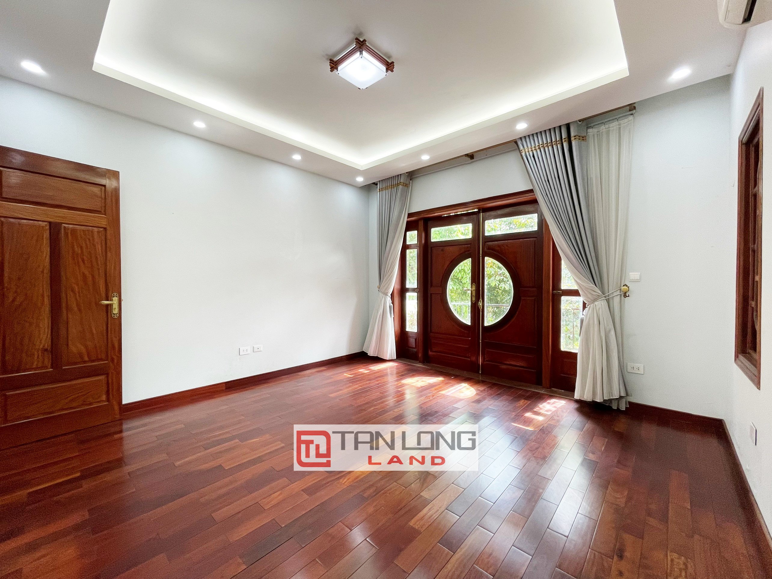 Cho thuê Biệt thự 5 phòng ngủ giá hợp lý tại Vinhomes Riverside Long Biên 7