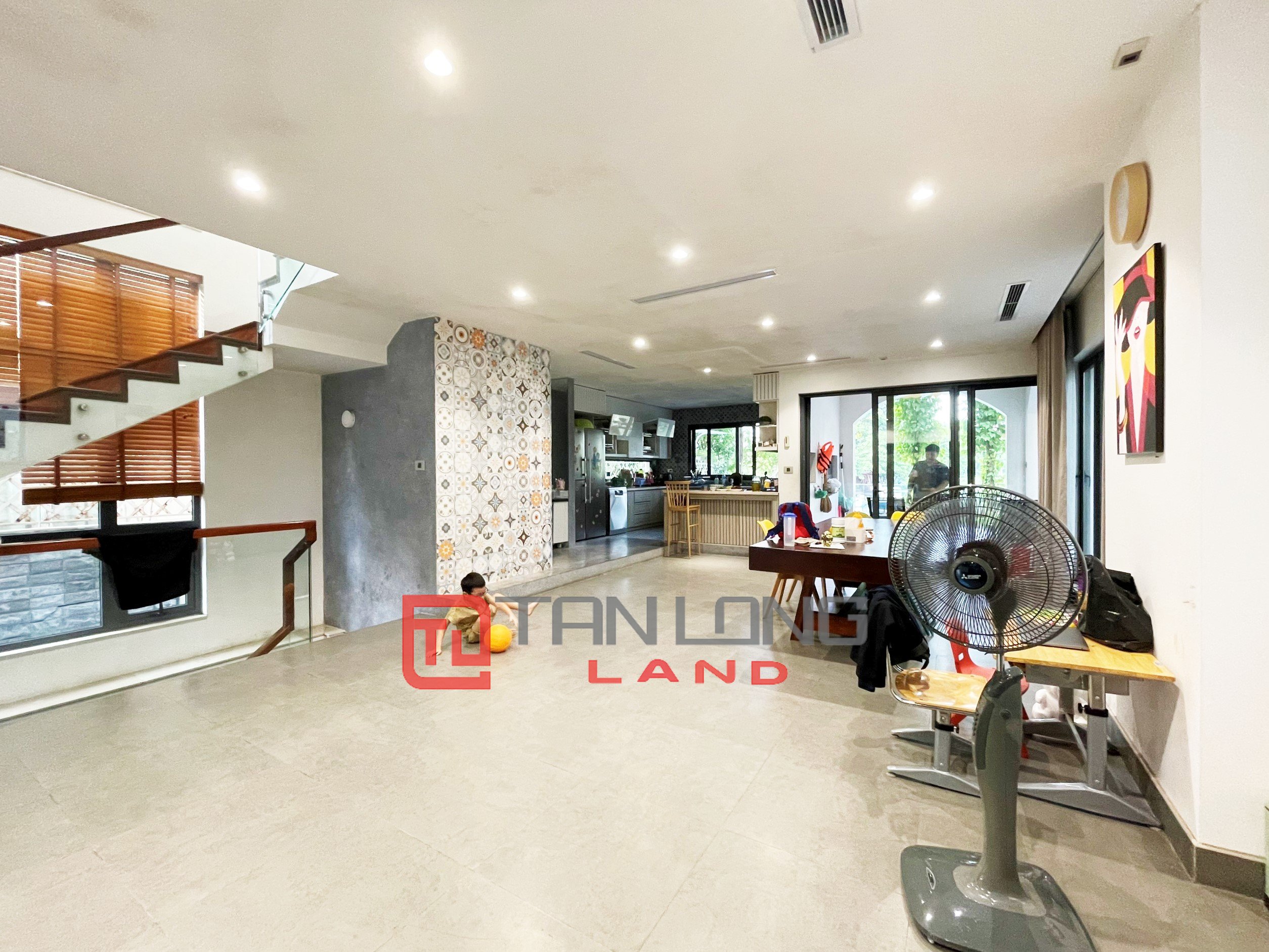 Cho thuê Biệt thự 5 phòng ngủ view ngã 3 sông thoáng mát tại Vinhomes Riverside 4
