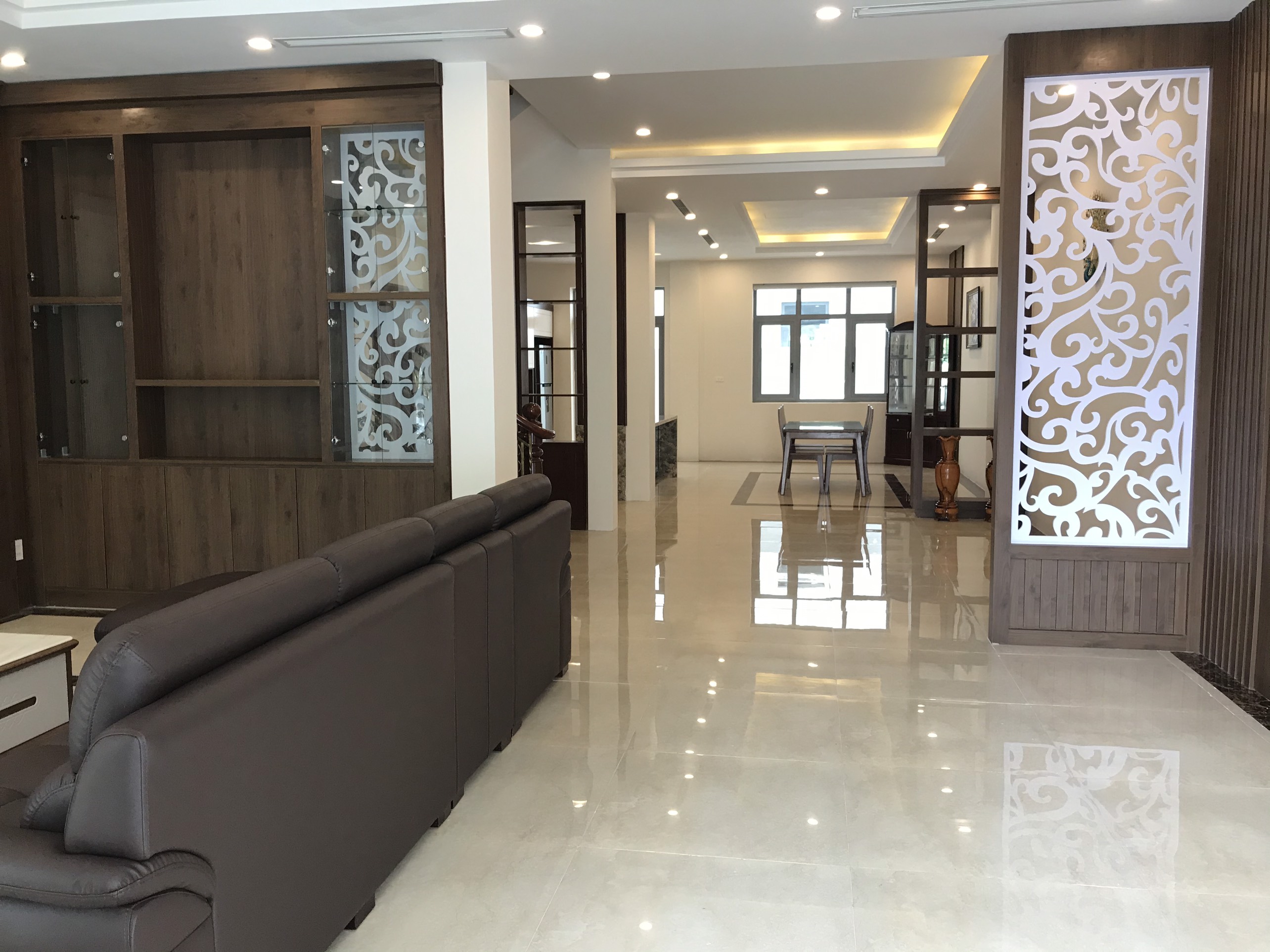 Cho thuê biệt thự 5 phòng ngủ Vinhomes The Harmony 3