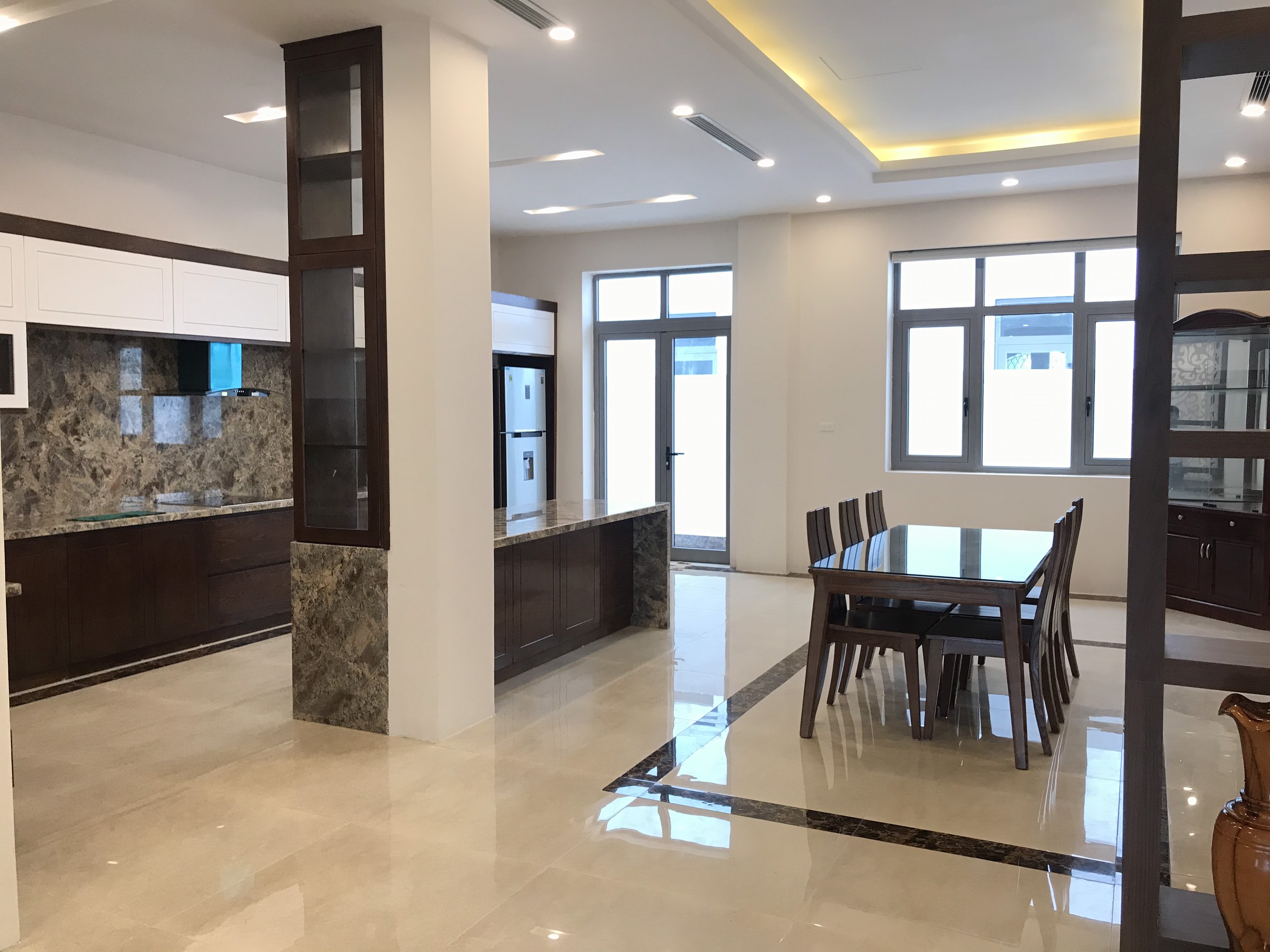 Cho thuê biệt thự 5 phòng ngủ Vinhomes The Harmony 4