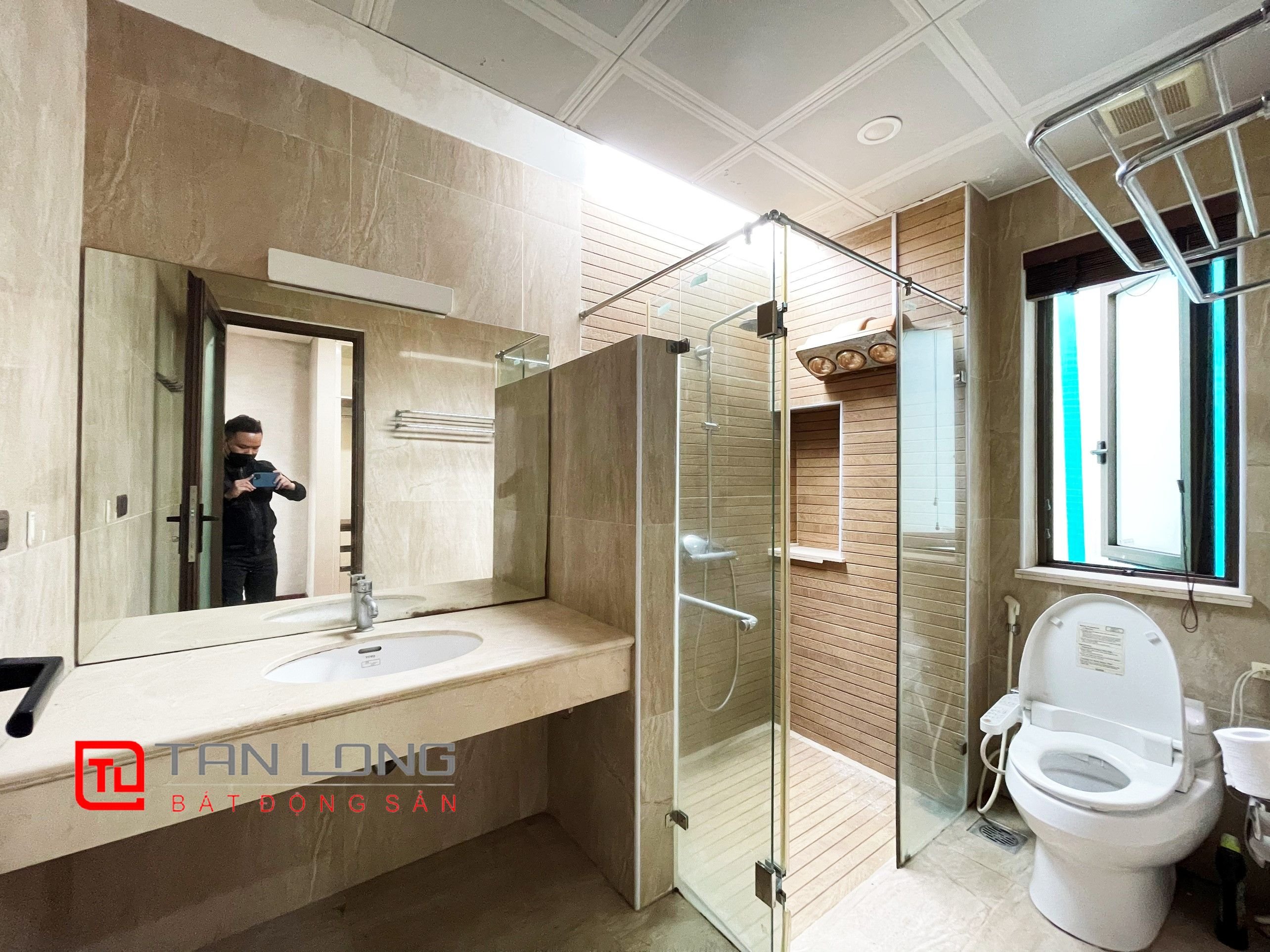 Cho thuê biệt thự 6 phòng ngủ tại Khu đô thị Vinhomes Riverside 14