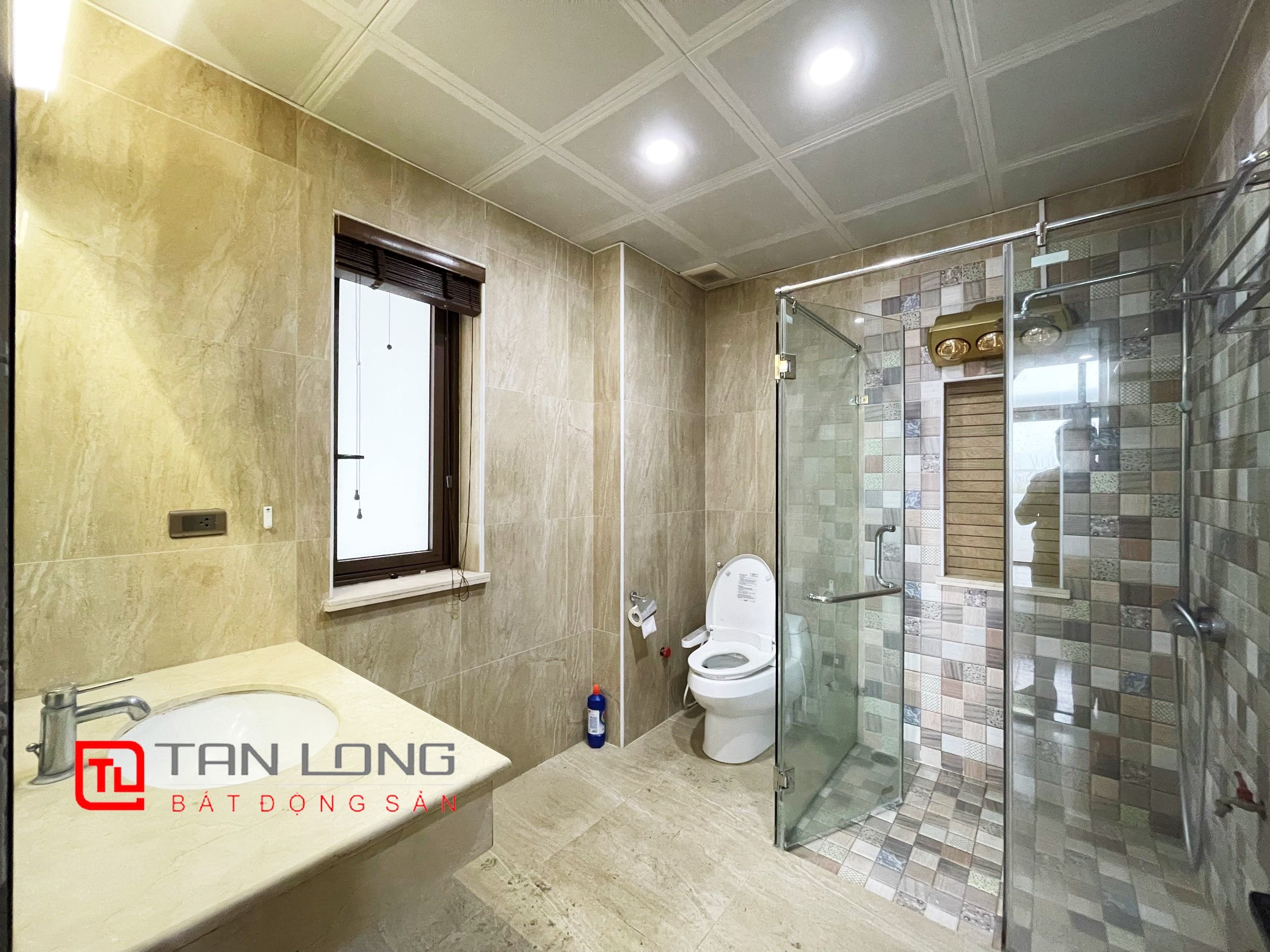 Cho thuê biệt thự 6 phòng ngủ tại Khu đô thị Vinhomes Riverside 15