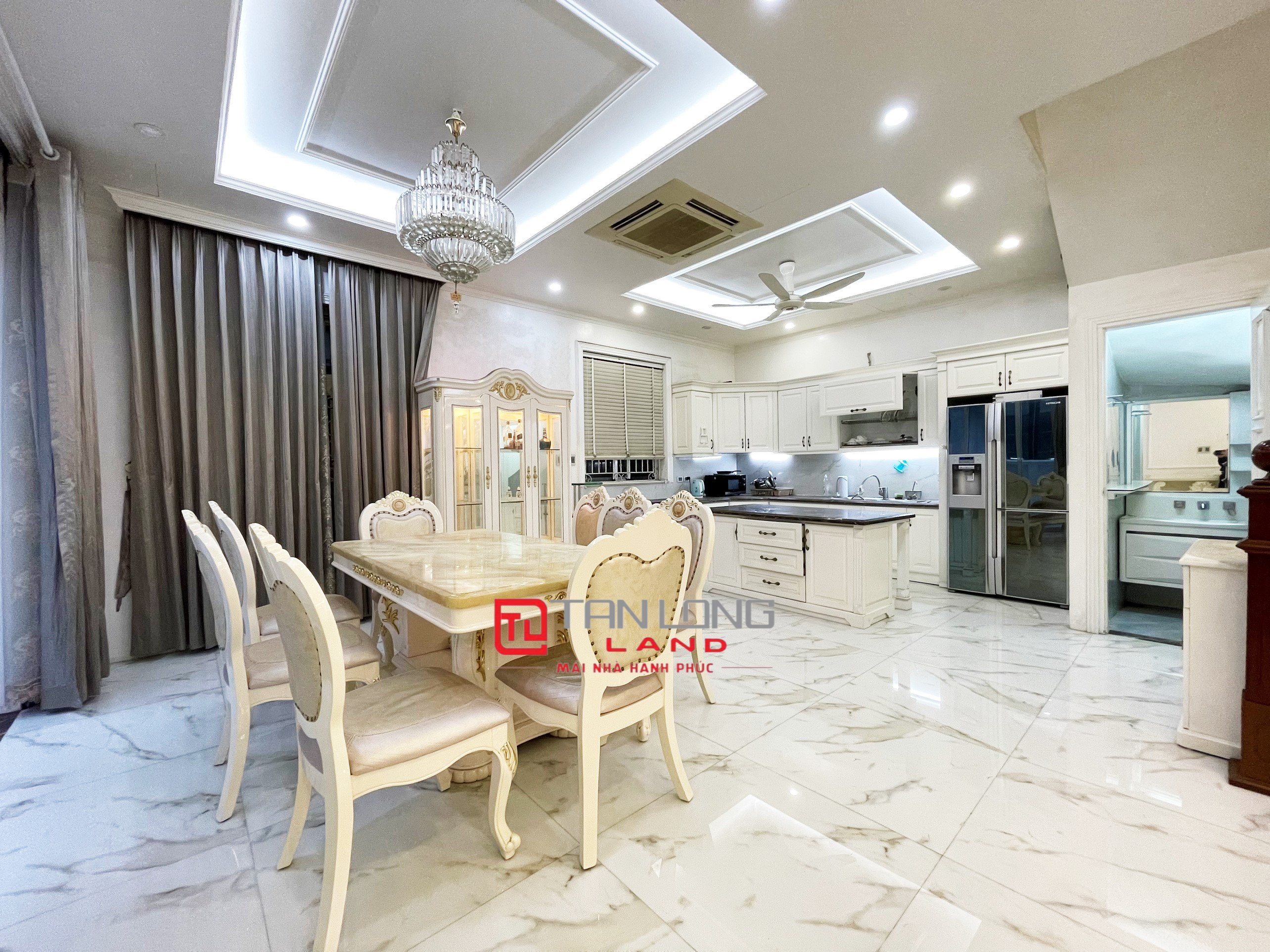 Cho thuê biệt thự Anh Đào 8 Vinhomes Riveride phong cách tân cổ điển 4