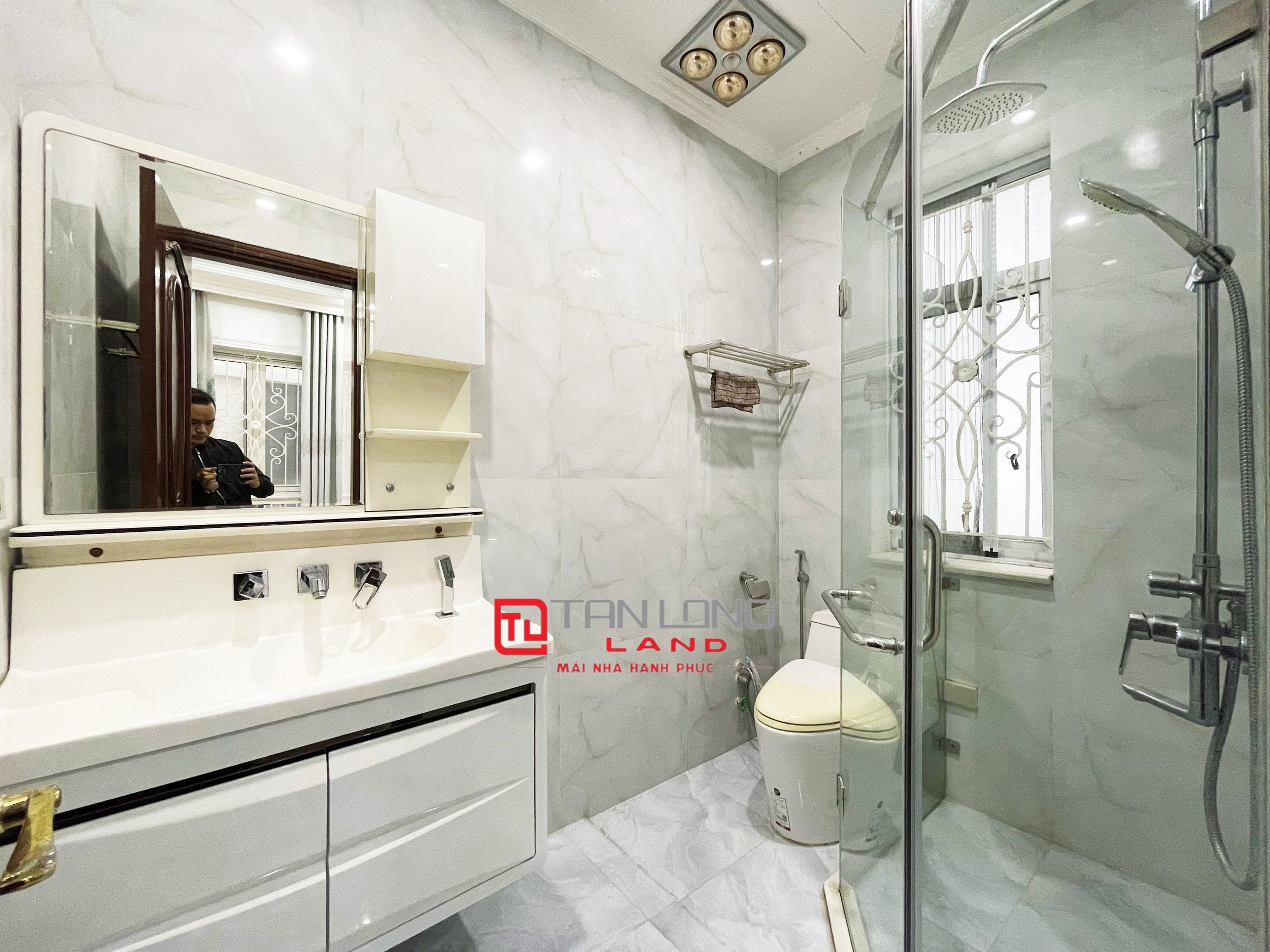 Cho thuê biệt thự Anh Đào 8 Vinhomes Riveride phong cách tân cổ điển 7