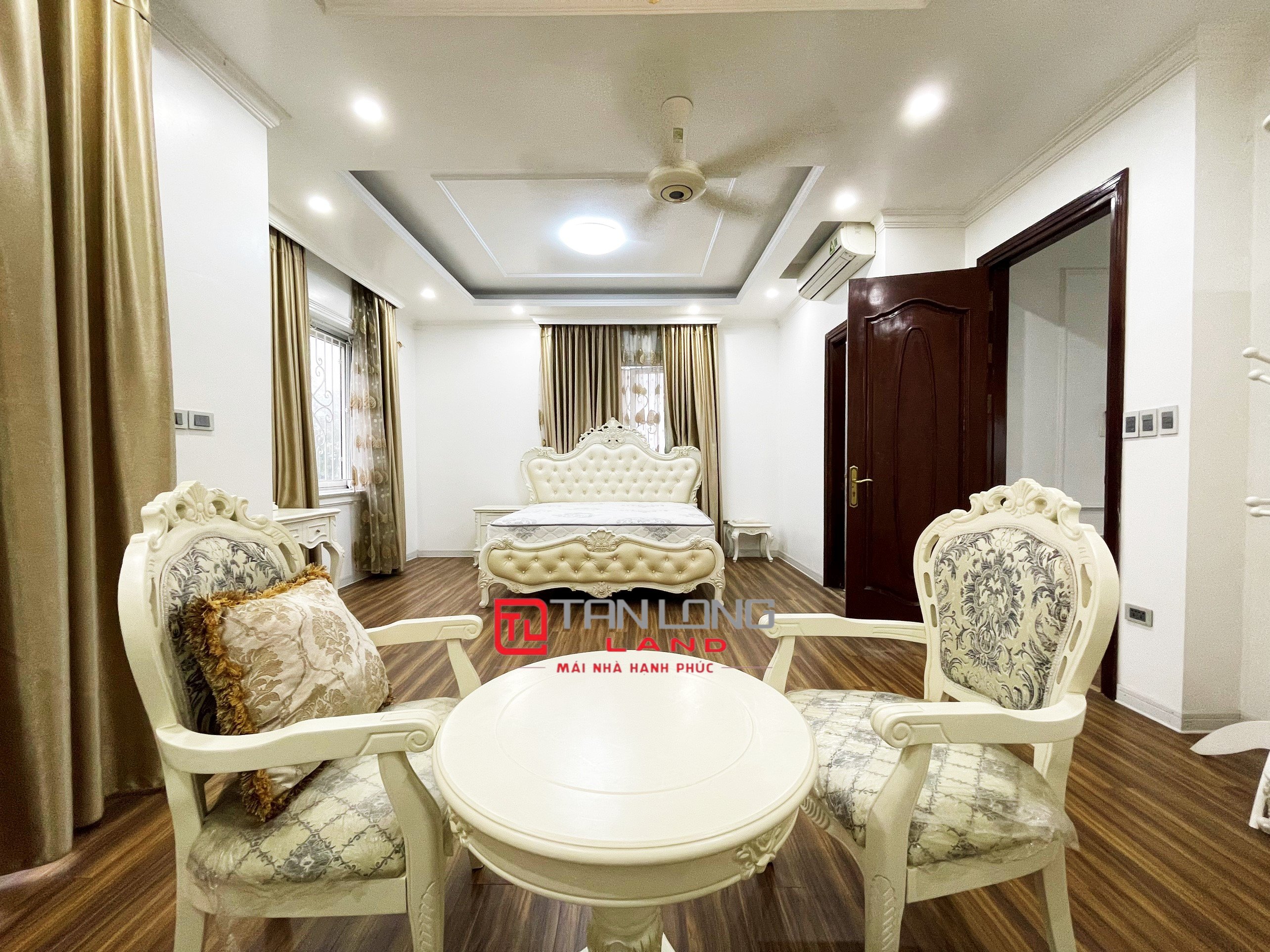 Cho thuê biệt thự Anh Đào 8 Vinhomes Riveride phong cách tân cổ điển 9