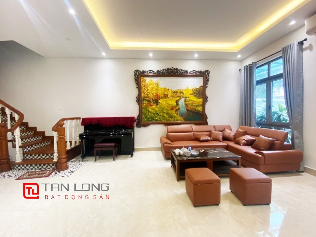 Cho thuê Biệt thự bên hồ gần trường Vinschool tại Vinhomes The Harmony 1