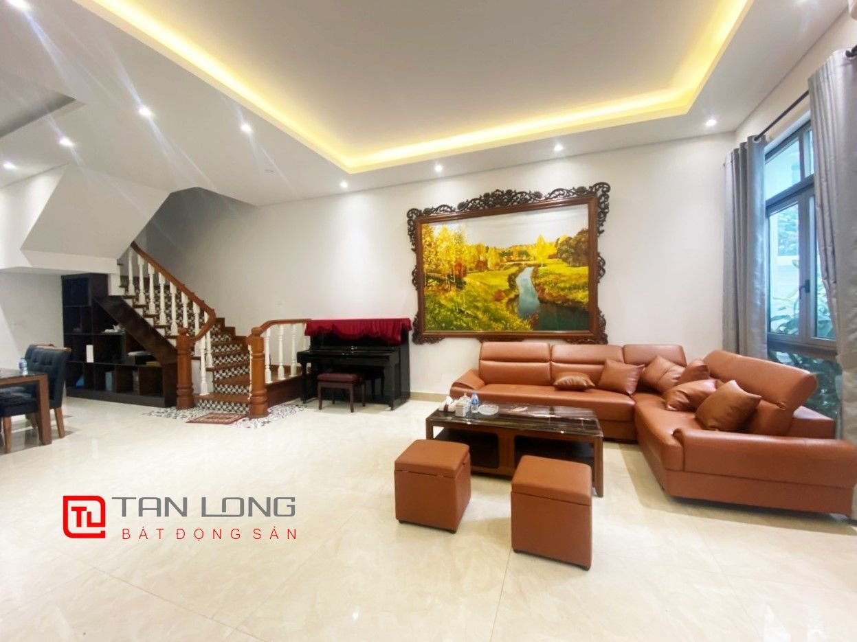 Cho thuê Biệt thự bên hồ gần trường Vinschool tại Vinhomes The Harmony 2