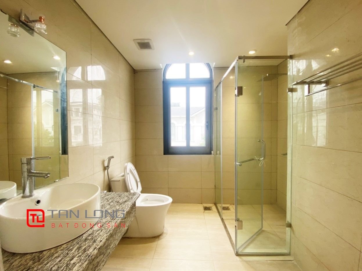 Cho thuê Biệt thự bên hồ gần trường Vinschool tại Vinhomes The Harmony 6