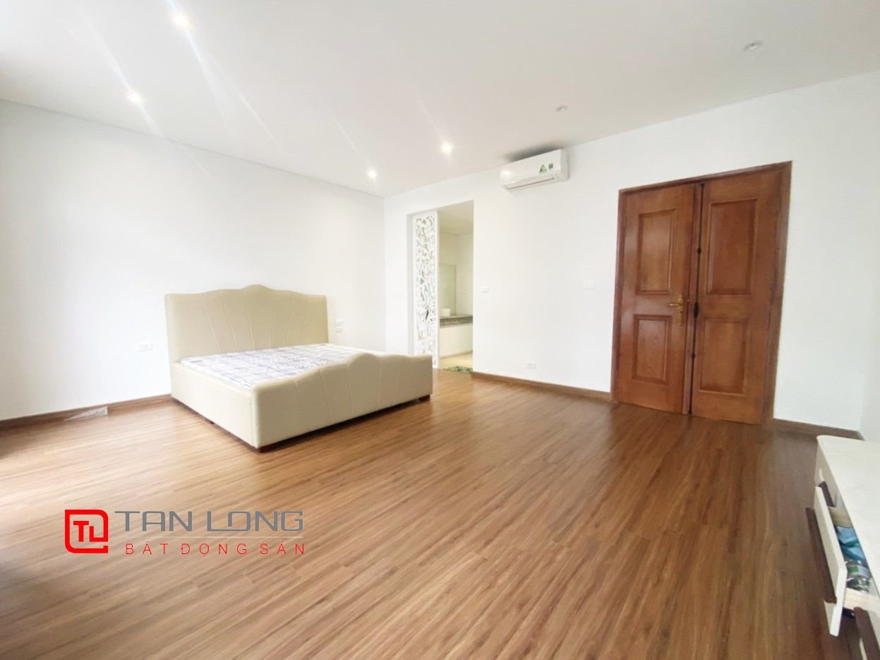 Cho thuê Biệt thự bên hồ gần trường Vinschool tại Vinhomes The Harmony 8