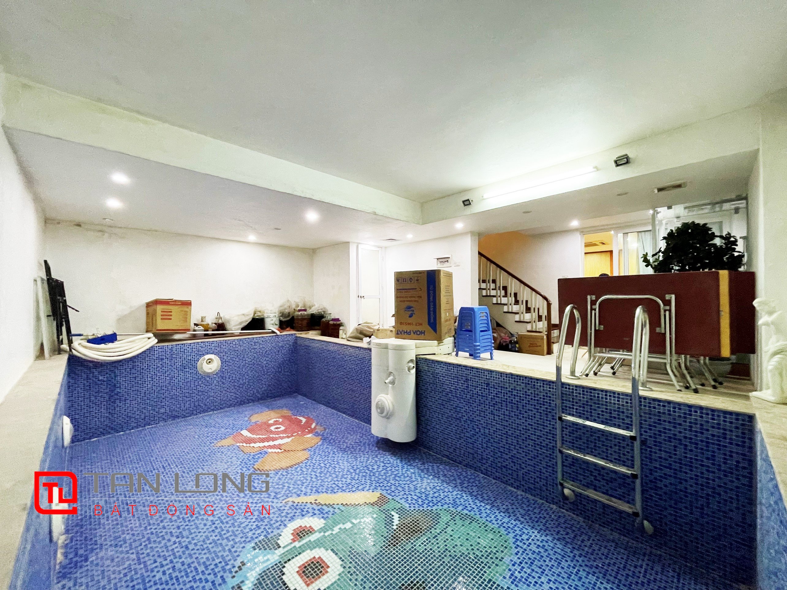 Cho thuê biệt thự có hầm bể bơi dãy Hoa Sữa VinhomesRiverside 6
