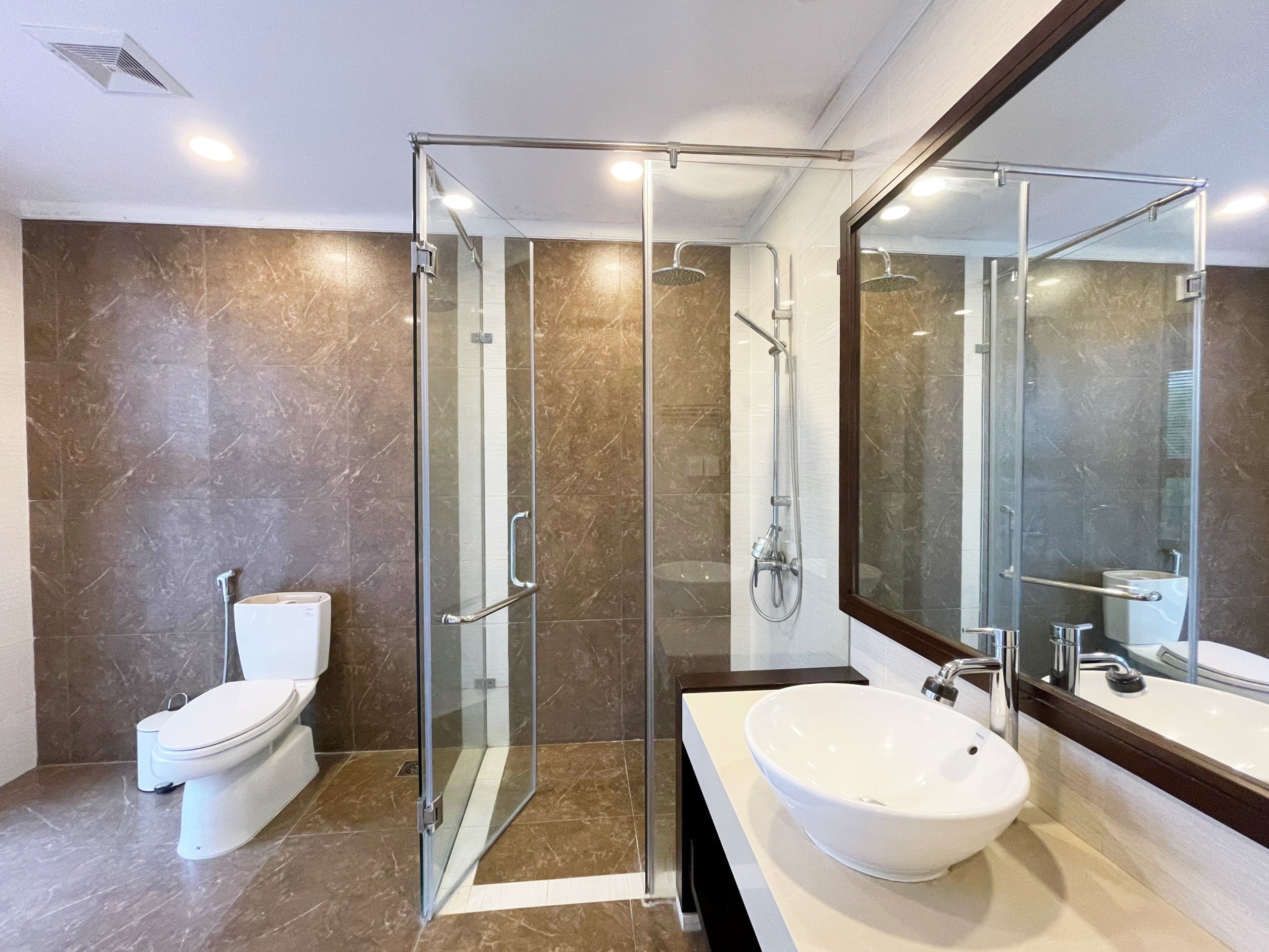 Cho thuê biệt thự có hầm đủ đồ dãy Hoa Sữa 5