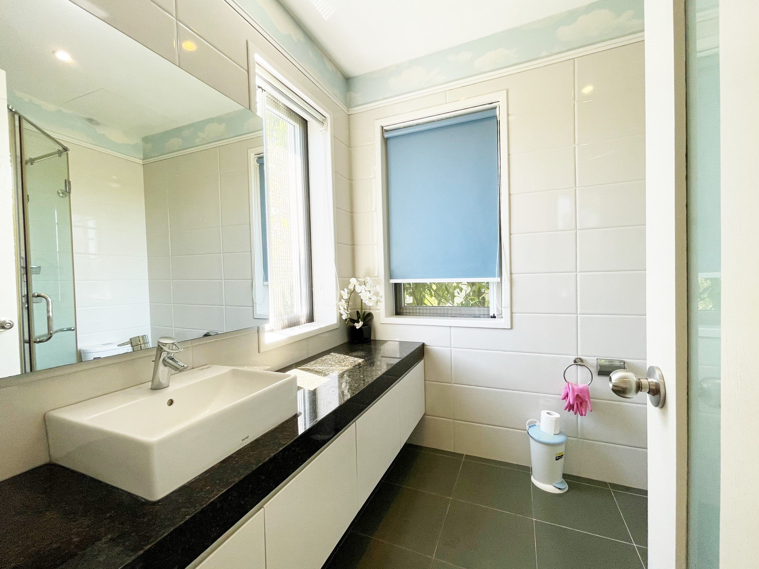 Cho thuê biệt thự có hầm Hoa Lan Vinhomes Riverider 10