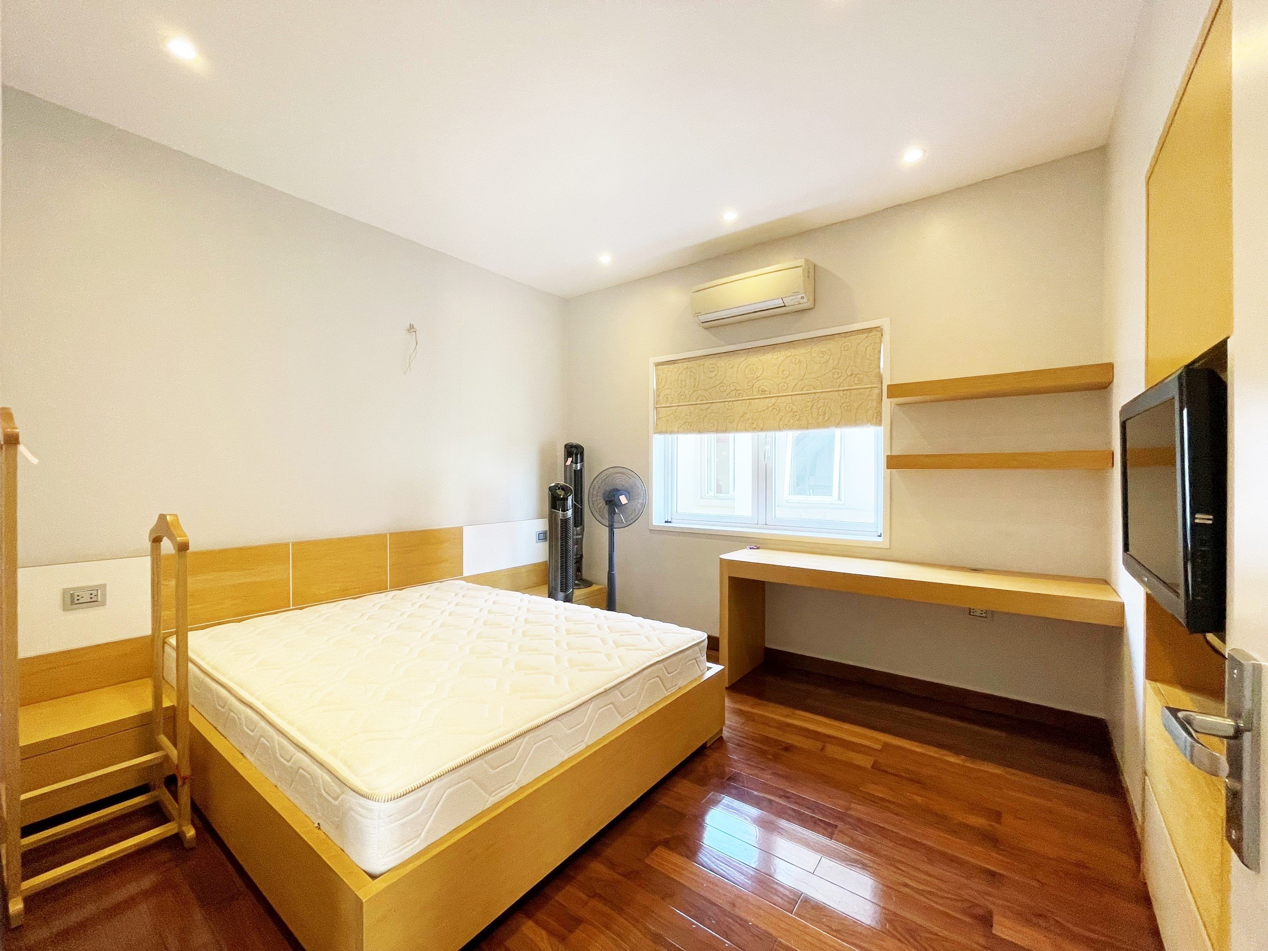 Cho thuê biệt thự có hầm Hoa Lan Vinhomes Riverider 7