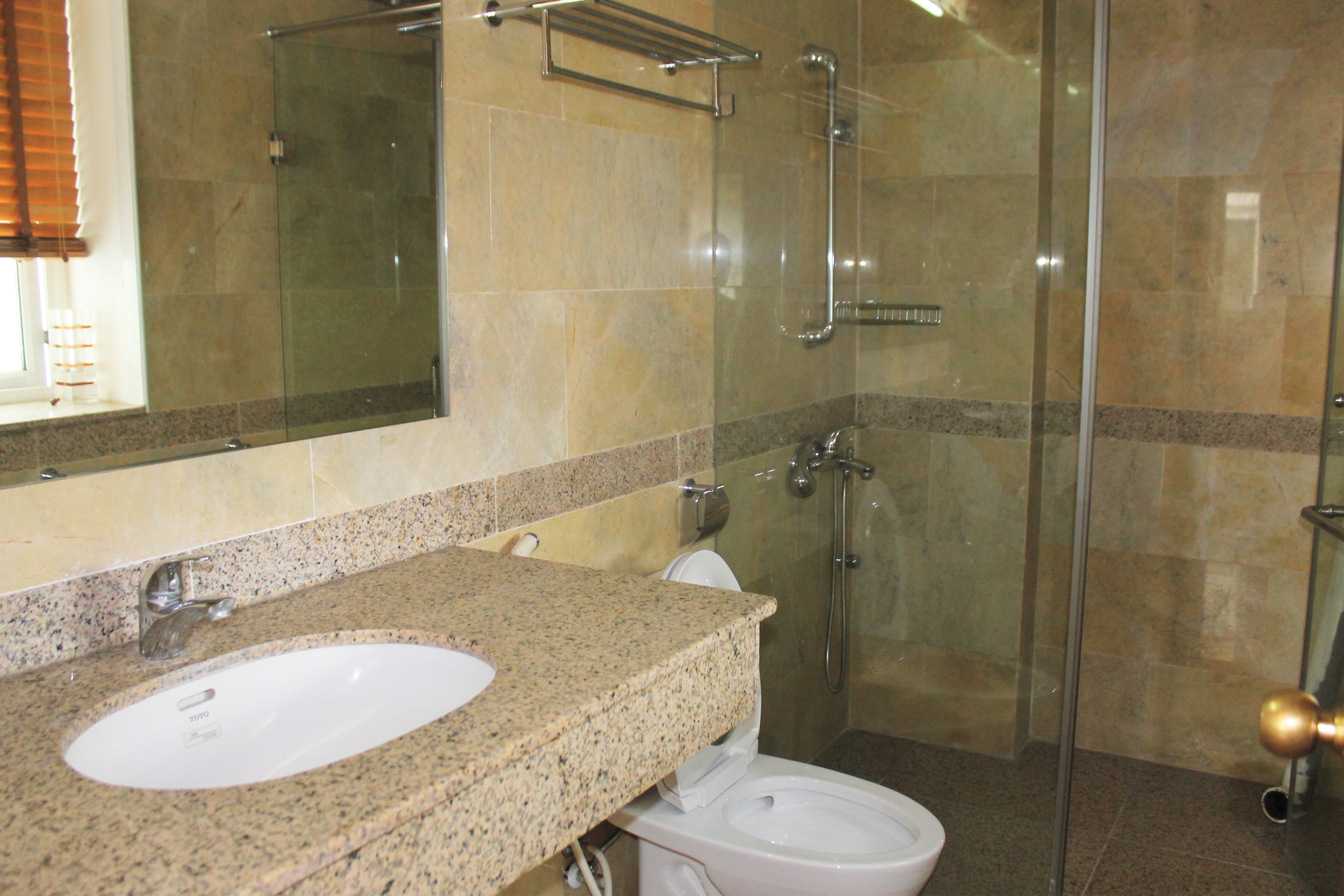 Cho thuê biệt thự có hầm hoàn thiện đẹp Hoa Sữa Vinhomes Riverside 10